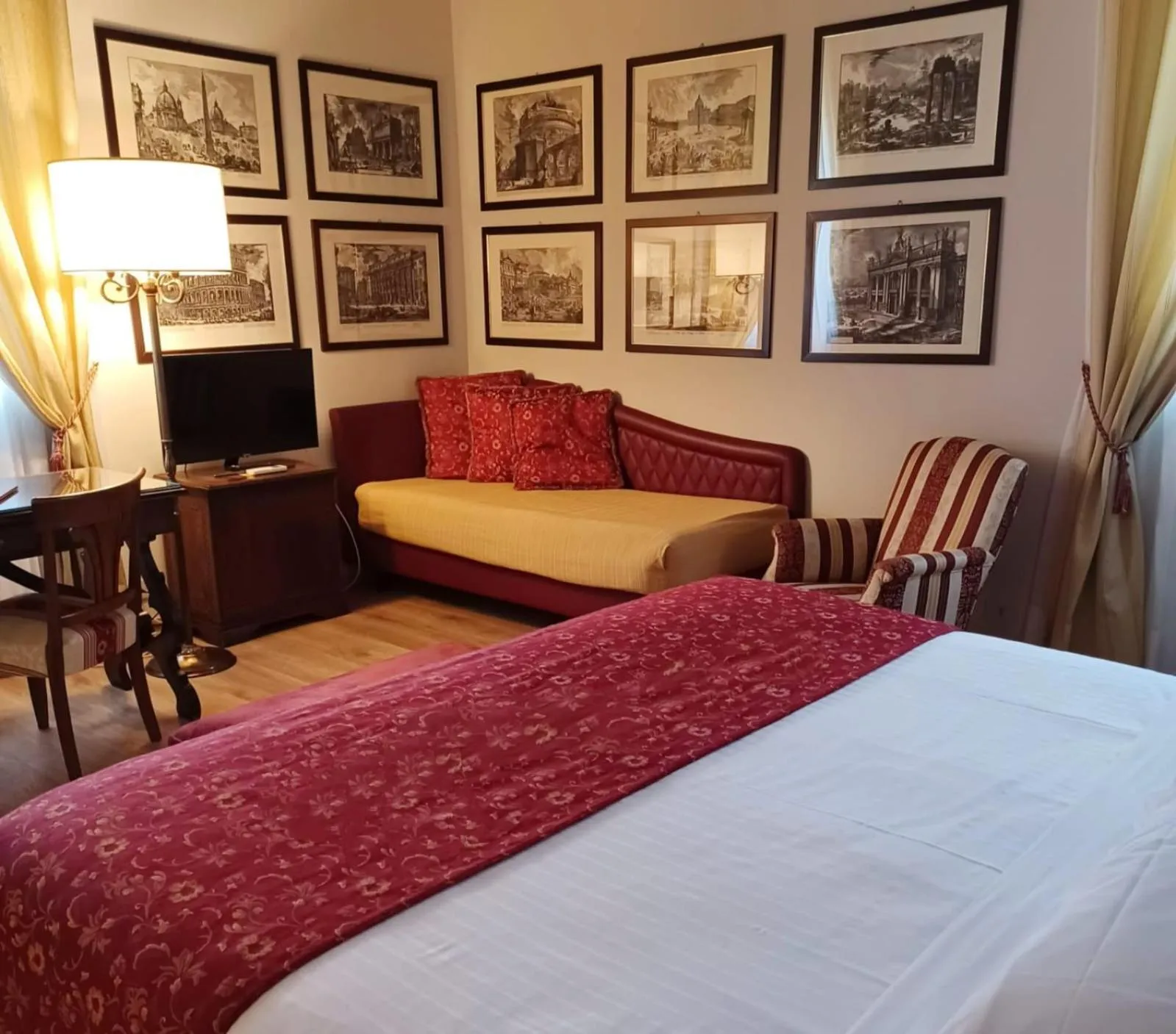 Bedroom, Bed in Park Palace Hotel