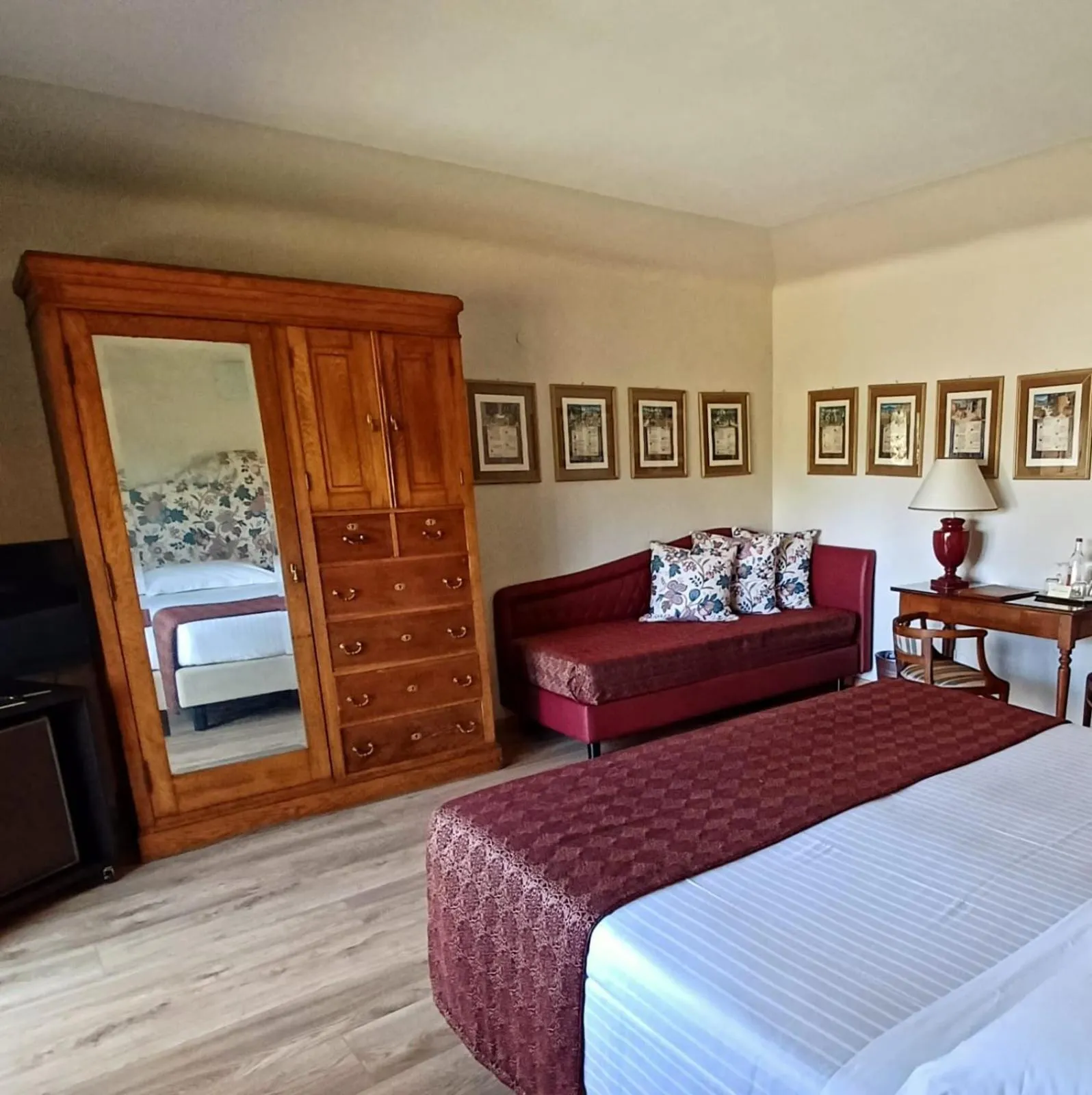 Bedroom, Bed in Park Palace Hotel