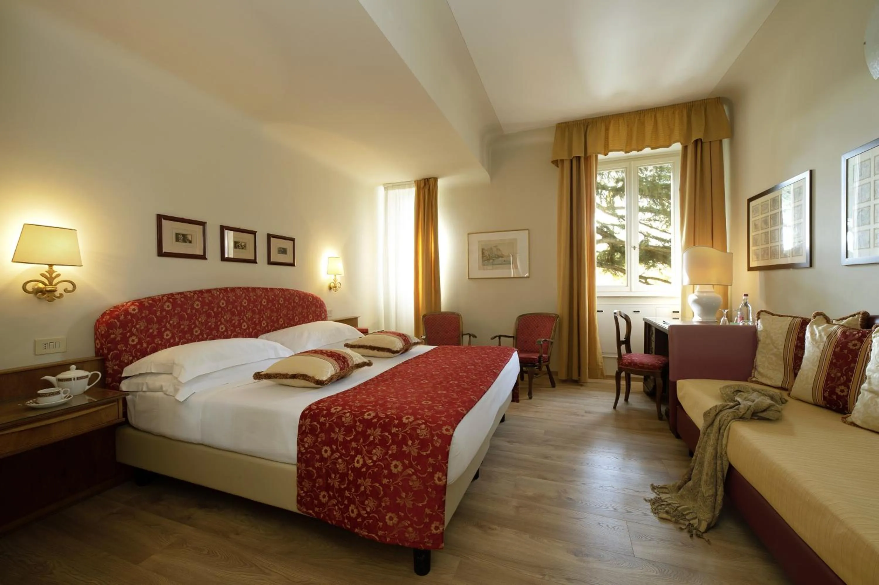 Bedroom, Bed in Park Palace Hotel