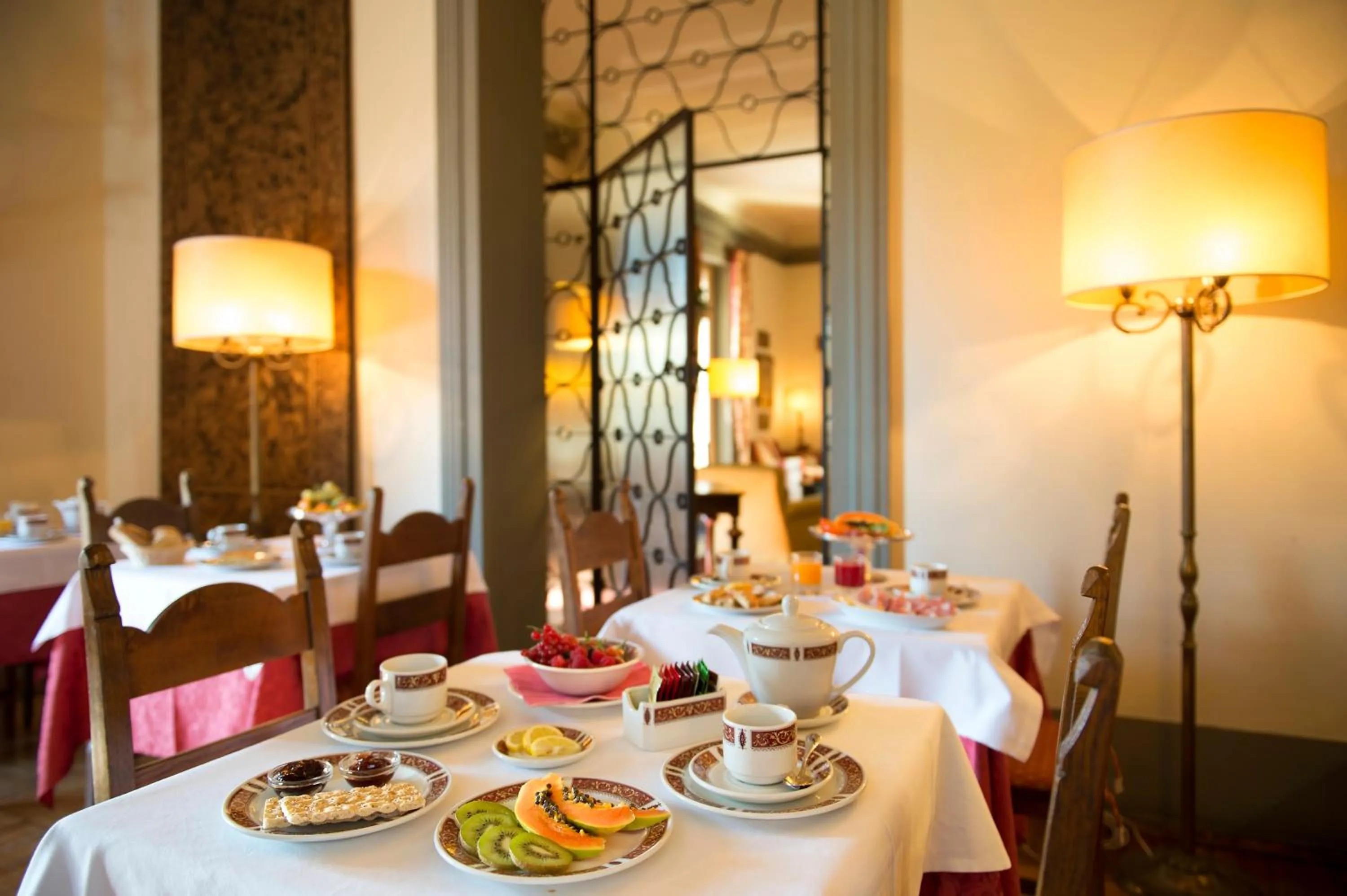 Restaurant/places to eat in Park Palace Hotel