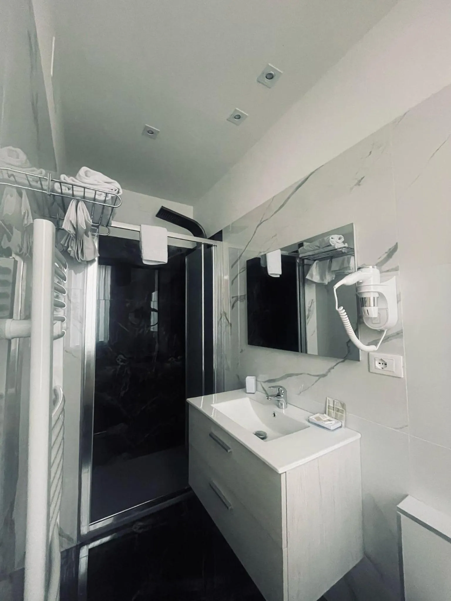 Bathroom in Hotel Holiday- Alla Finestrella