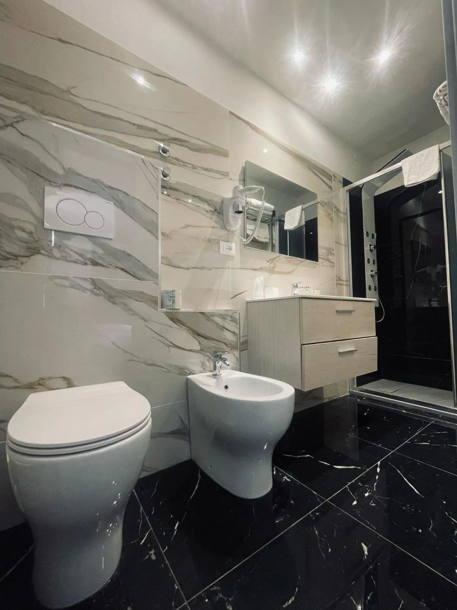 Bathroom in Hotel Holiday- Alla Finestrella