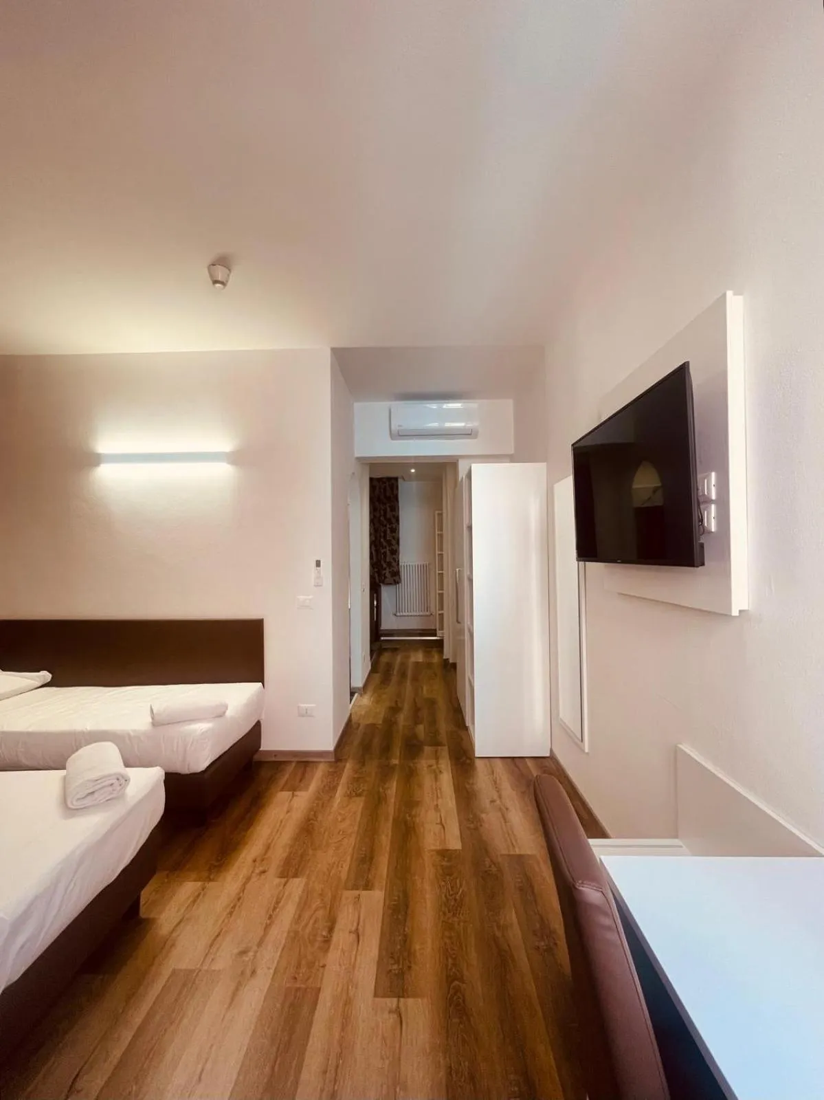 TV and multimedia, Bed in Hotel Holiday- Alla Finestrella