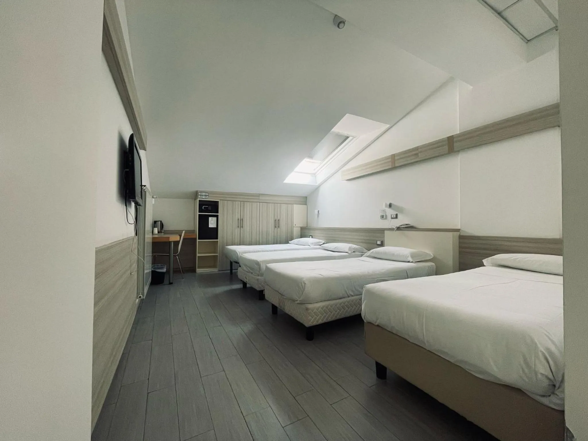 Photo of the whole room, Bed in Hotel Holiday- Alla Finestrella