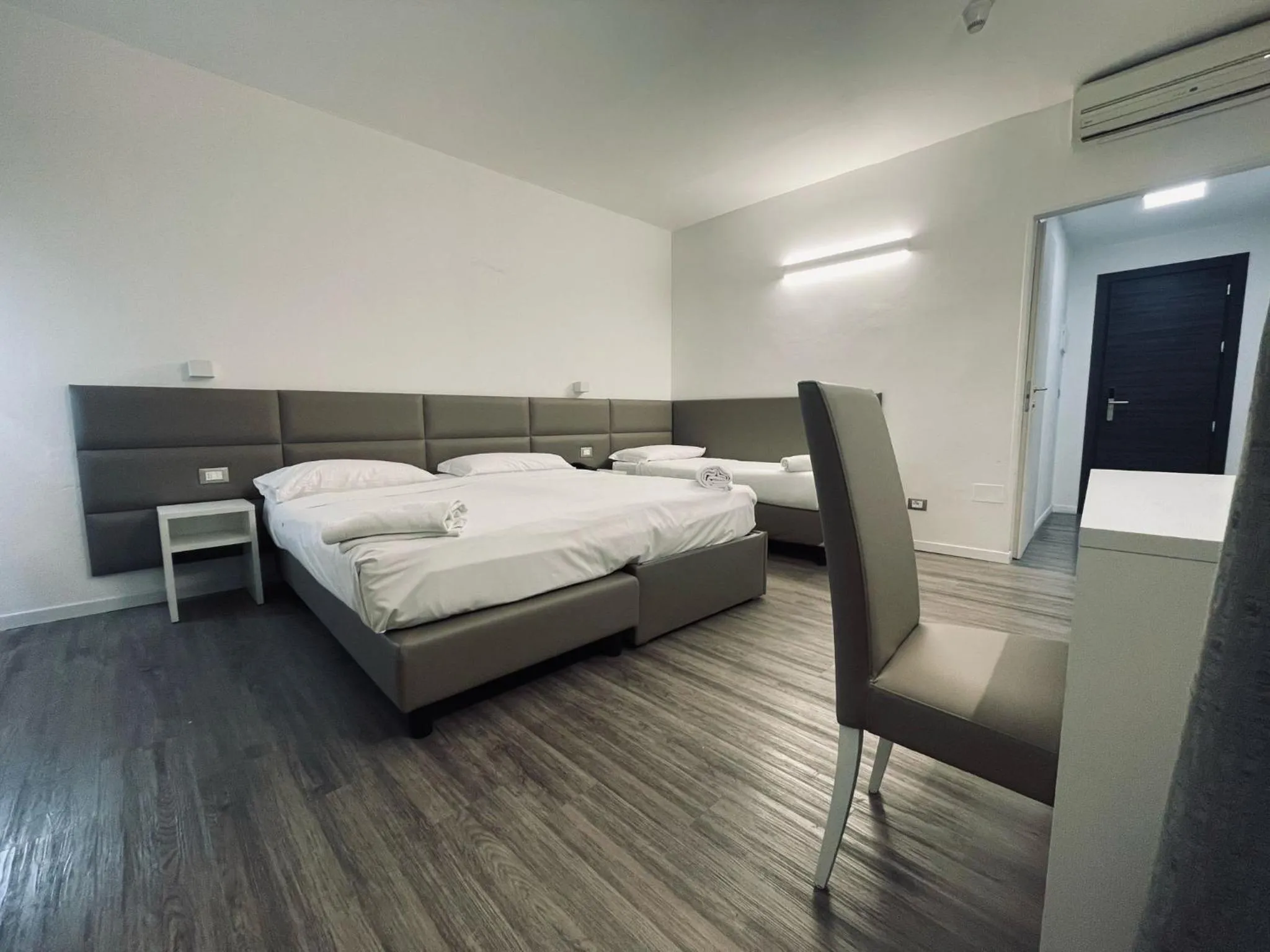 Photo of the whole room, Bed in Hotel Holiday- Alla Finestrella