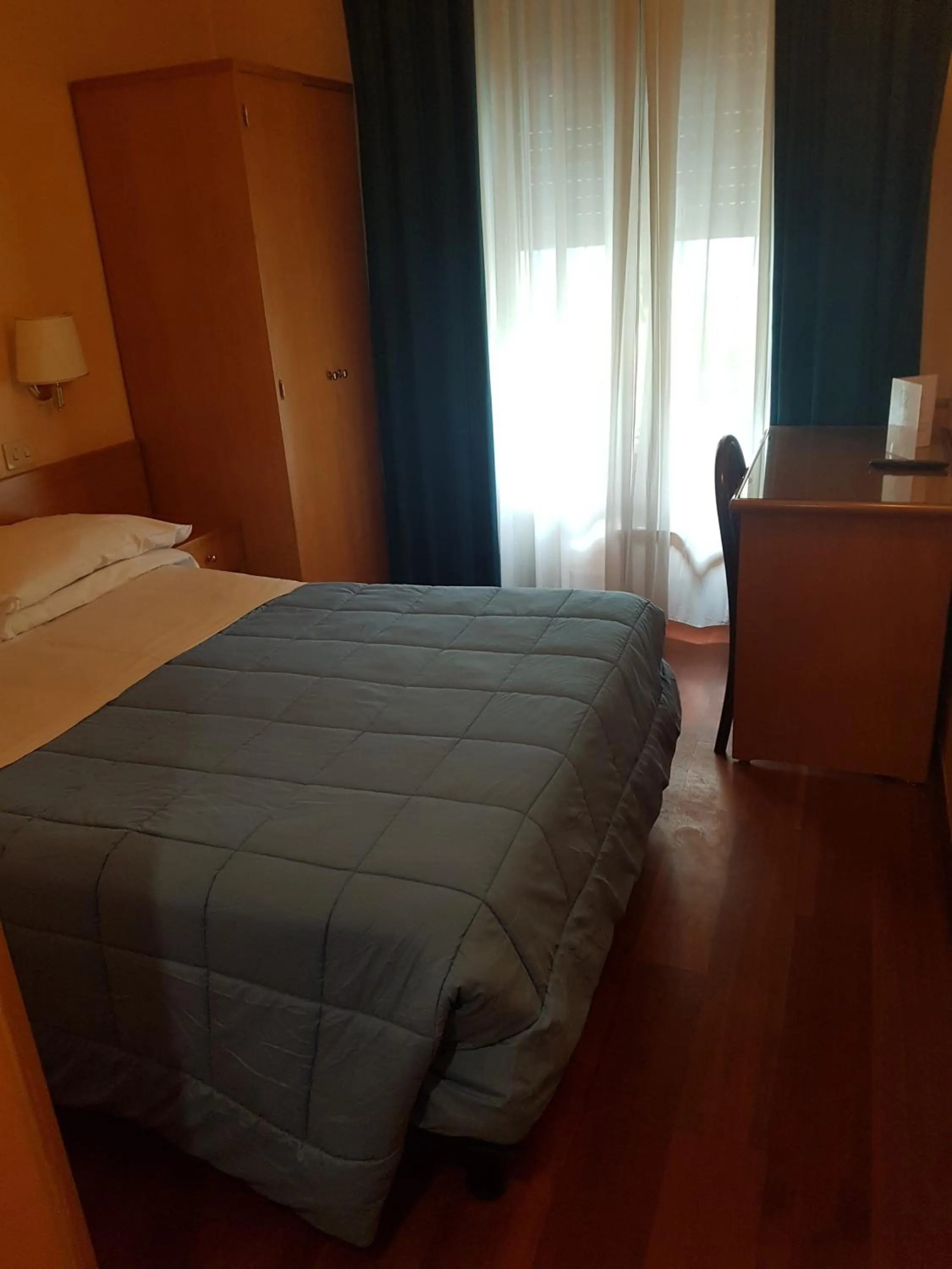 Bedroom, Bed in Hotel Piemonte