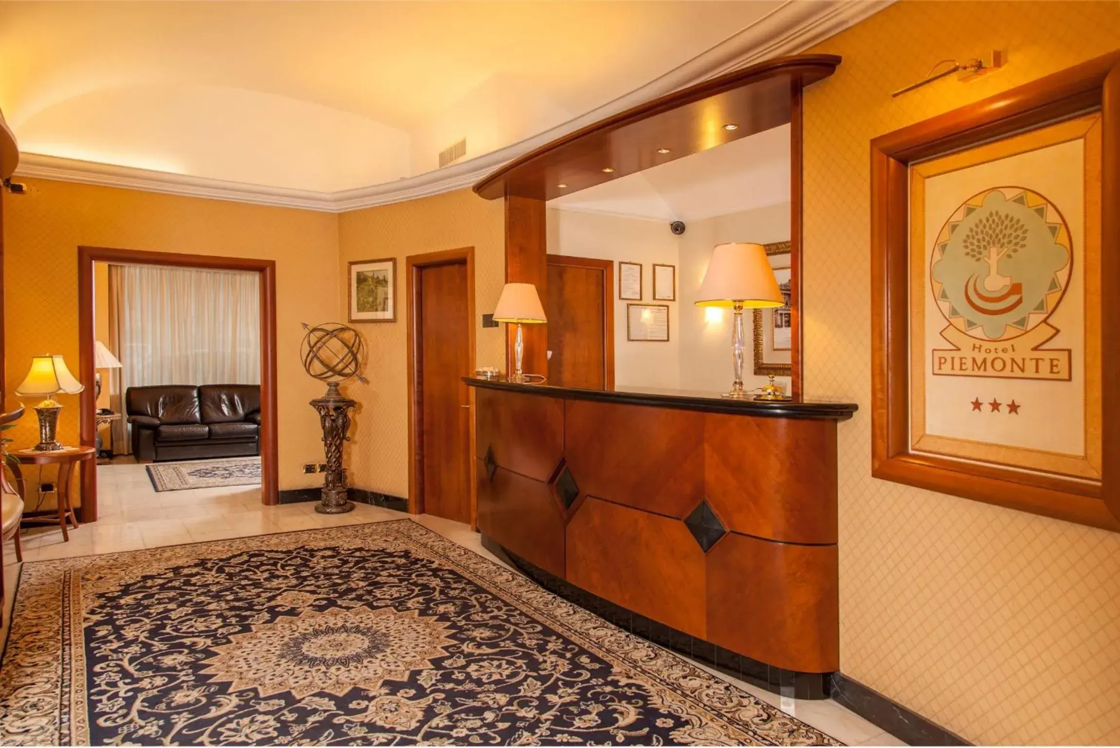 Lobby or reception, Bed in Hotel Piemonte Lobby or reception, Bed in Hotel Piemonte