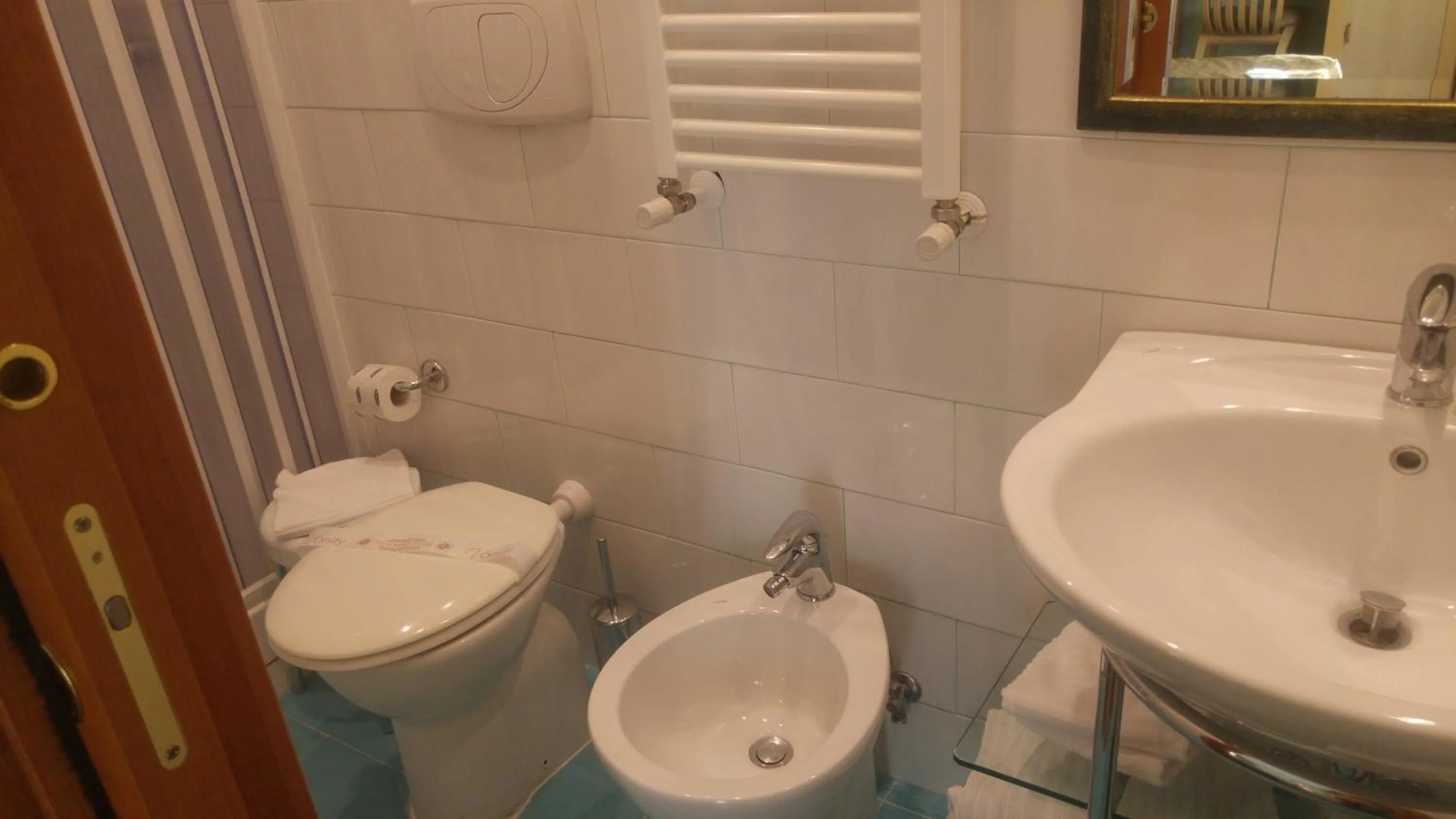 Bathroom in Hotel Piemonte