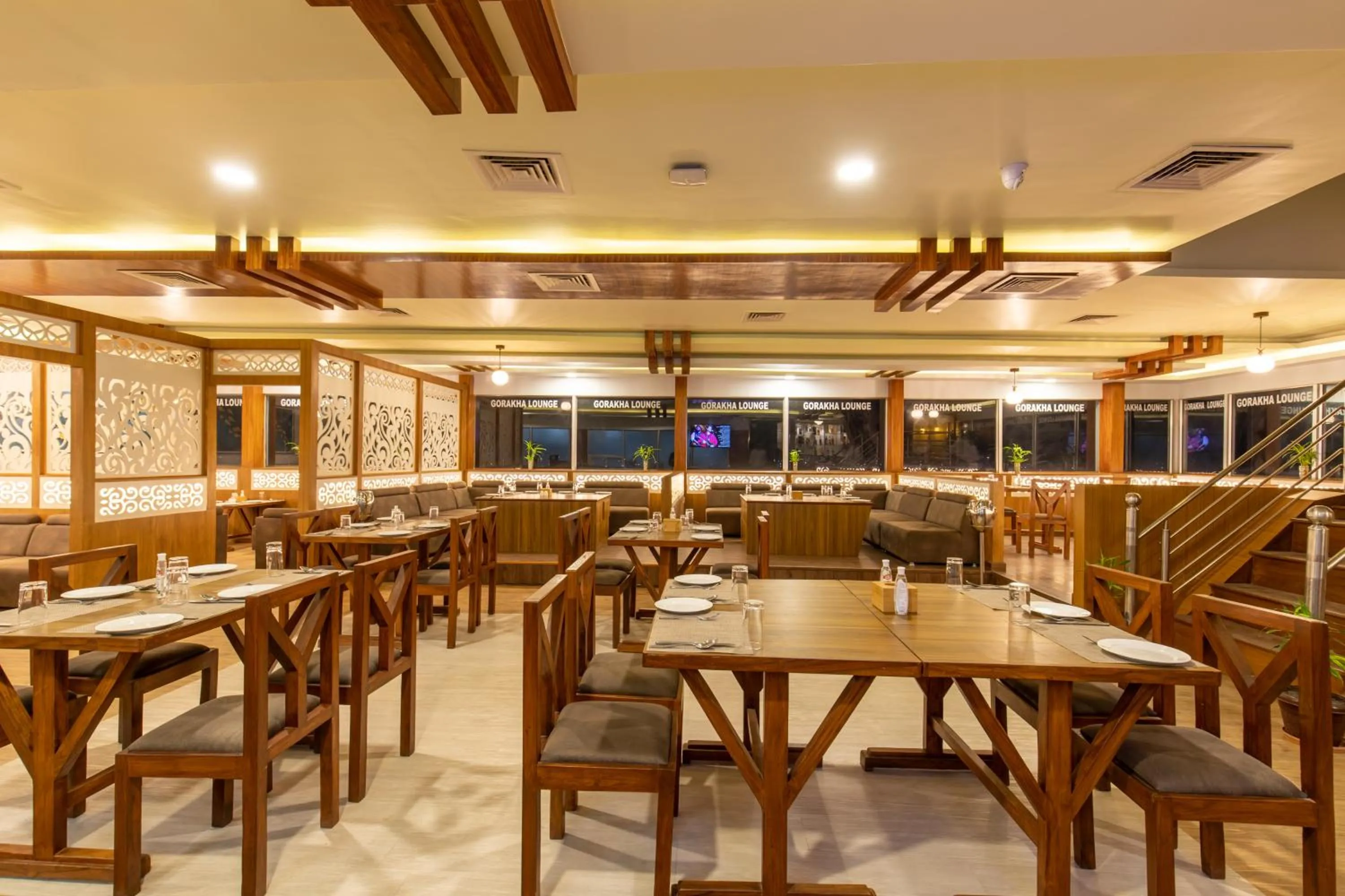 Restaurant/places to eat in Gorakha Hotel