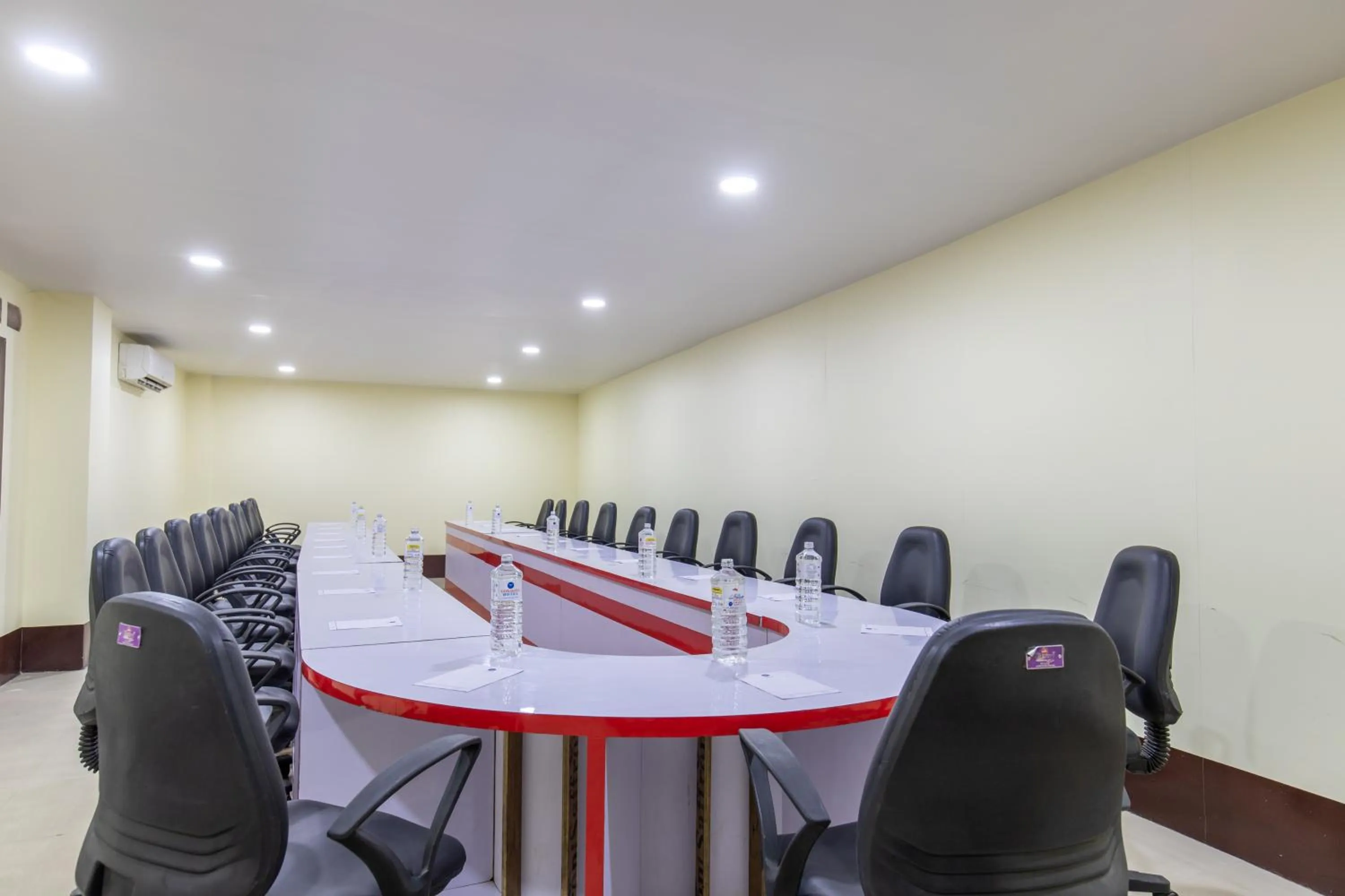 Business facilities in Gorakha Hotel