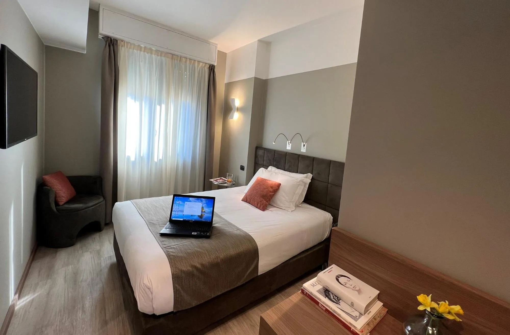 TV and multimedia, Bed in Best Western Hotel City