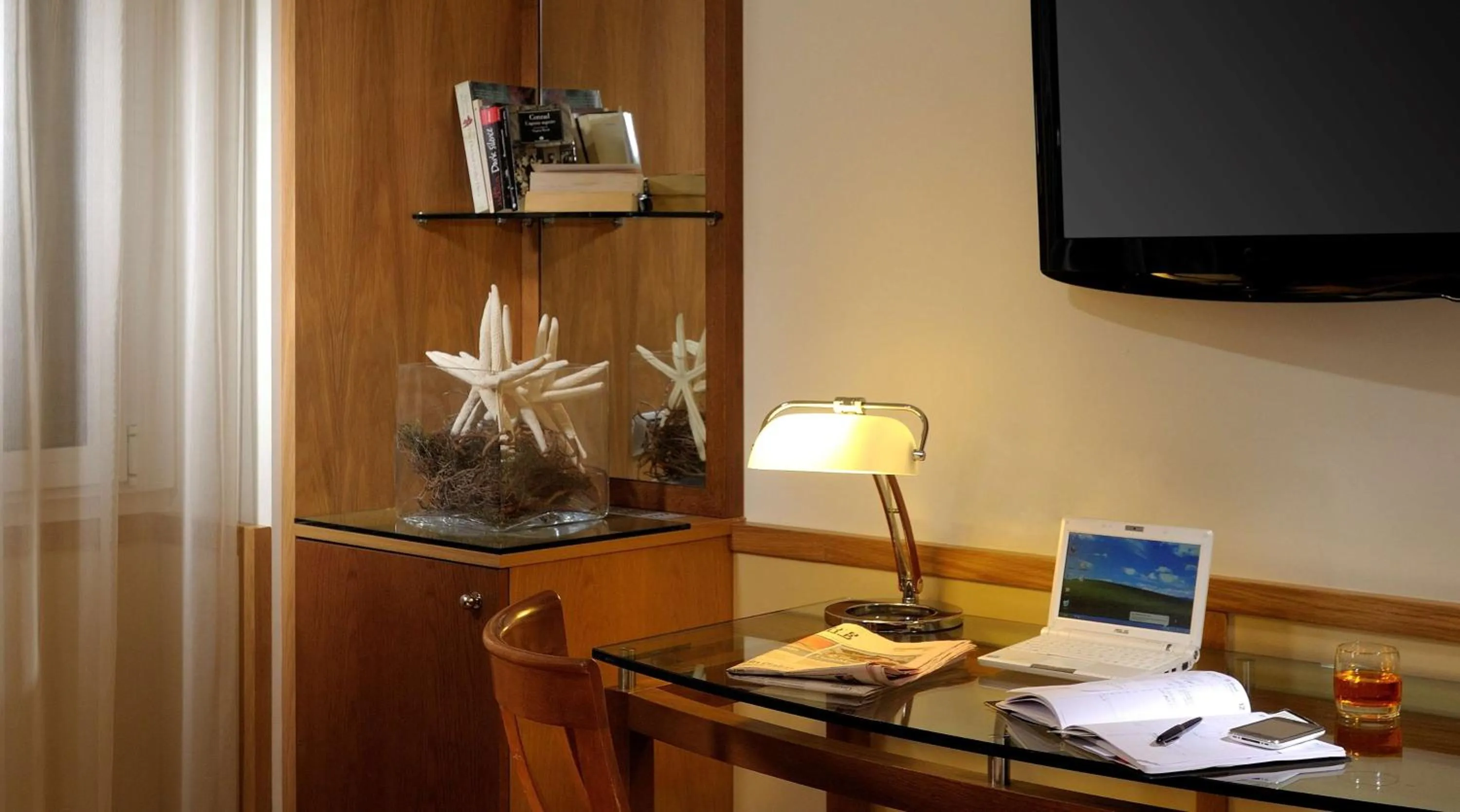 People in Best Western Hotel City