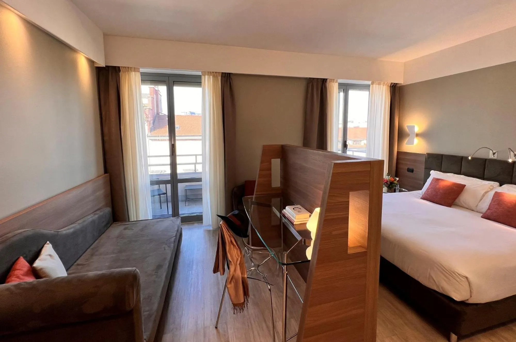 Living room, Bed in Best Western Hotel City