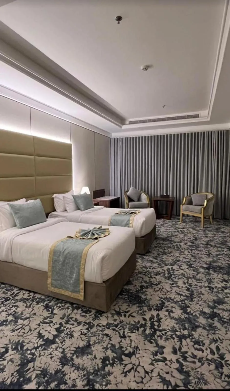 Deluxe Twin Room in Diamond Vision Hotel
