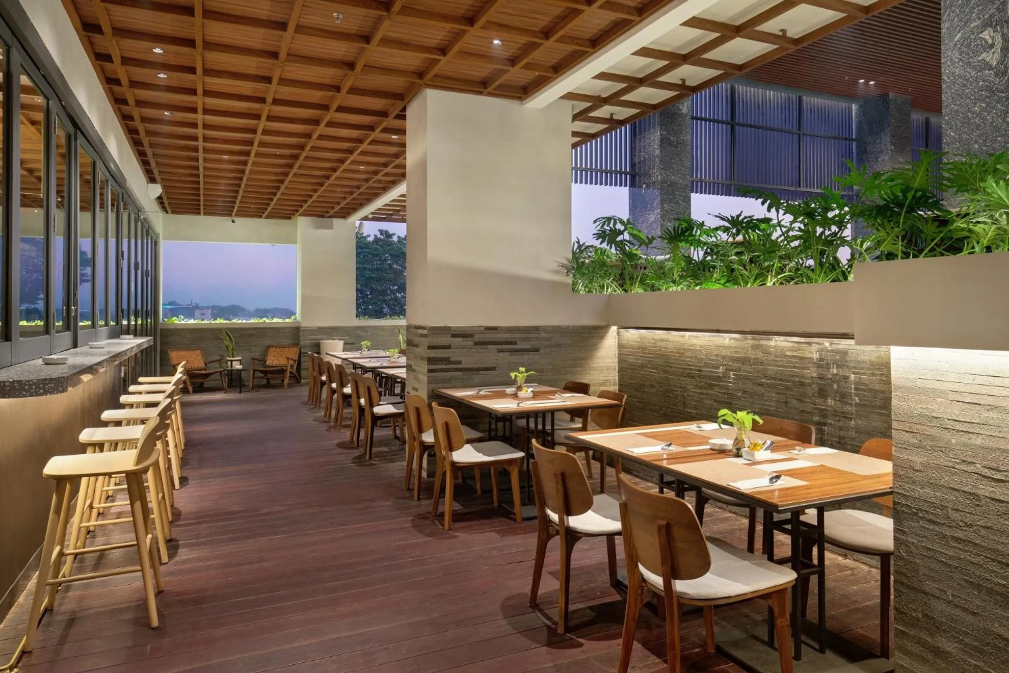 Restaurant/places to eat in Hotel Aruss Semarang