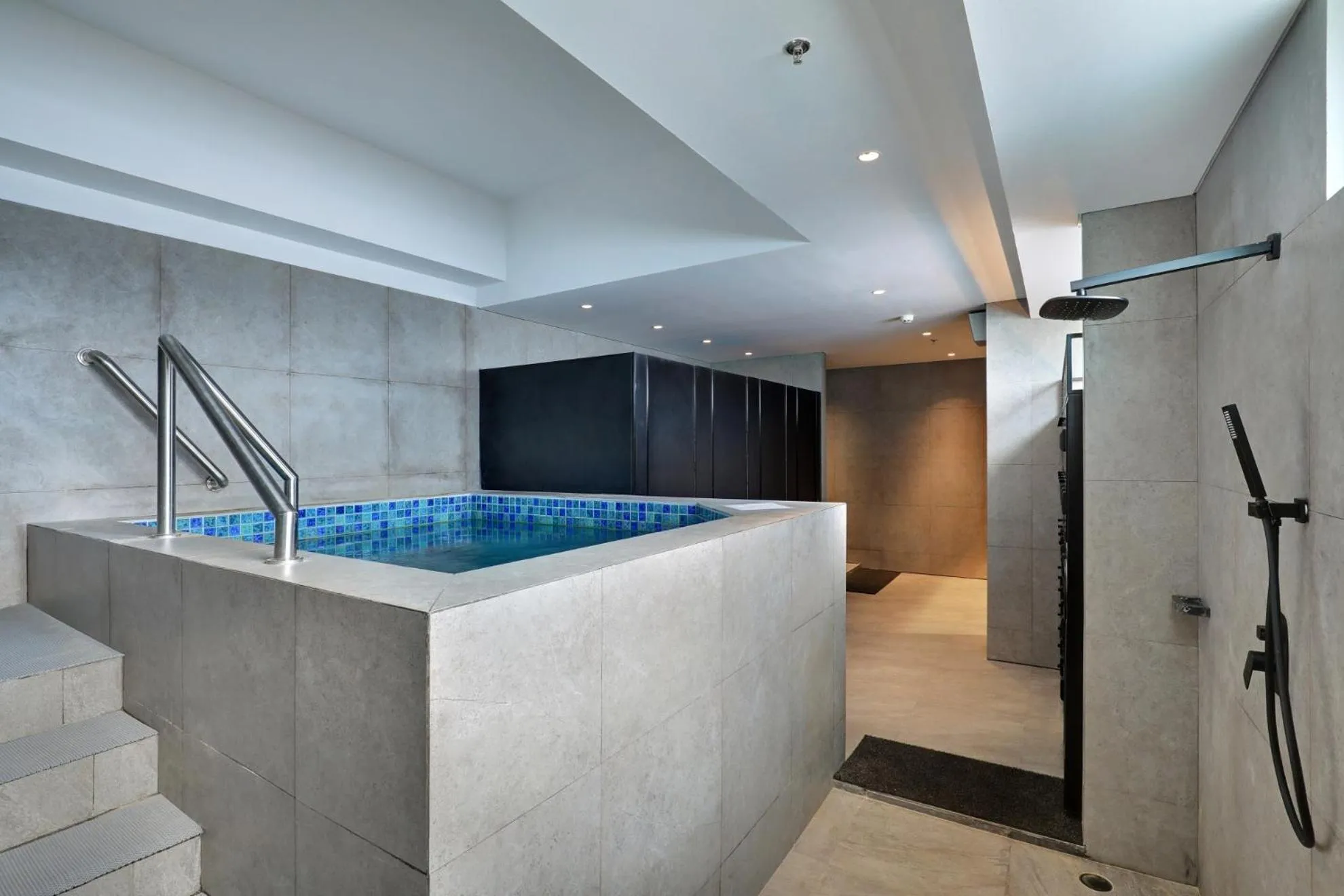 Swimming pool in Hotel Aruss Semarang