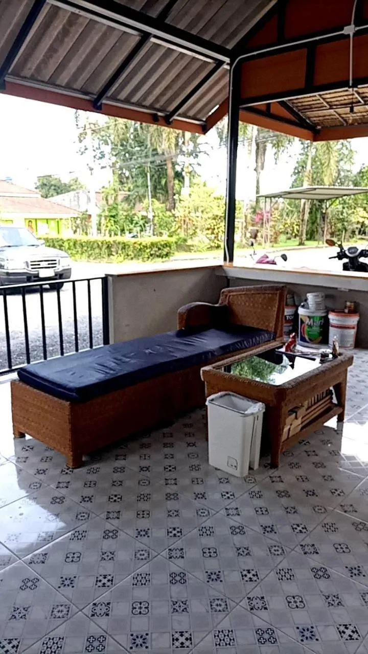 Khaolak Banana Bungalow