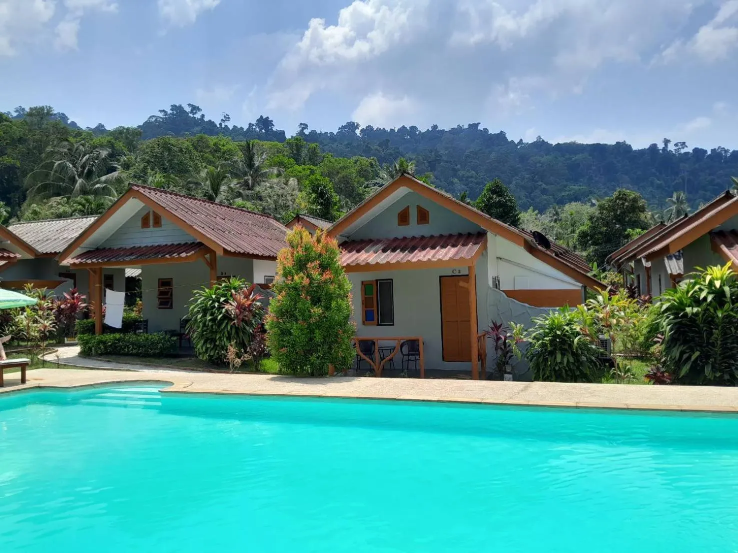 Swimming pool in Khaolak Banana Bungalow
