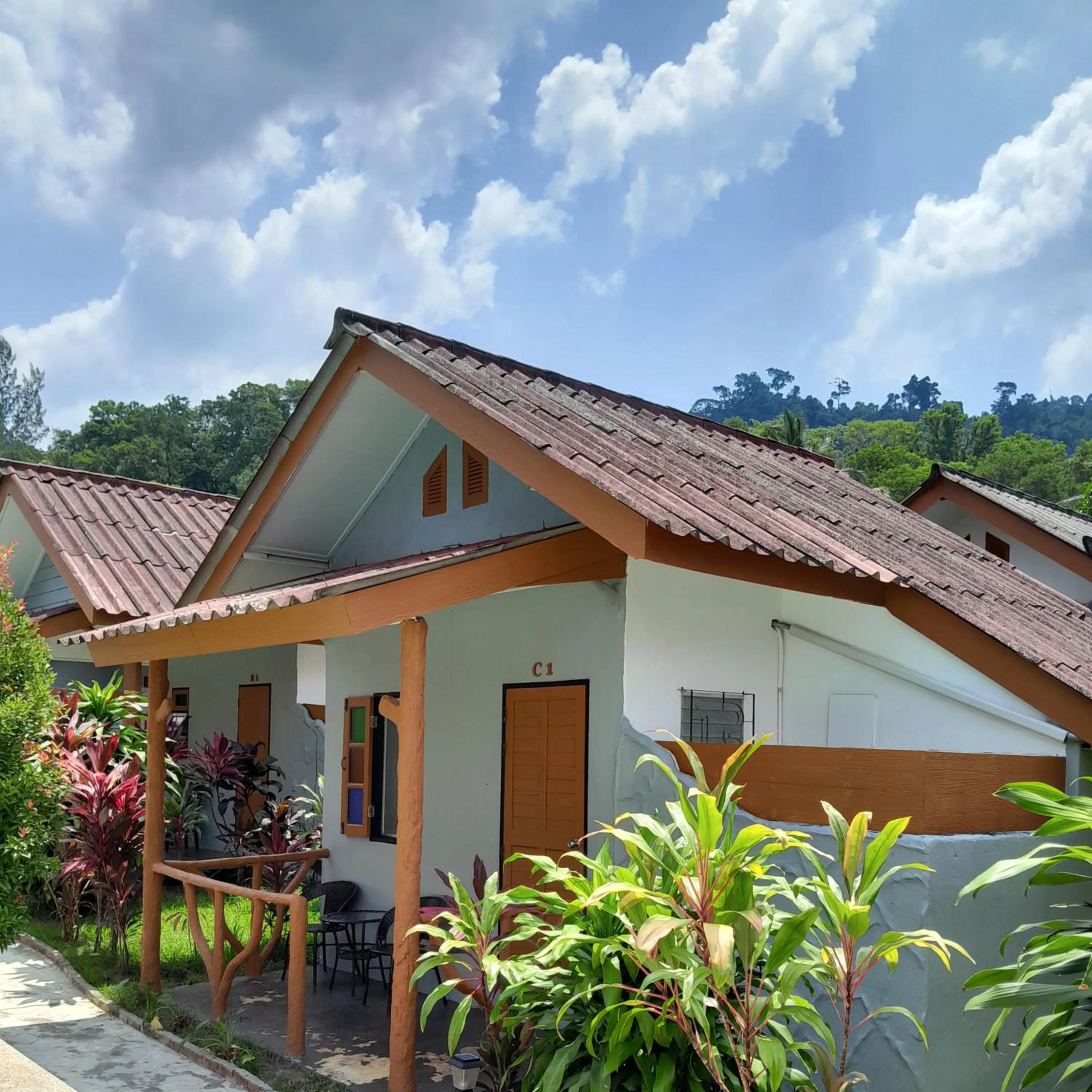 Property building in Khaolak Banana Bungalow