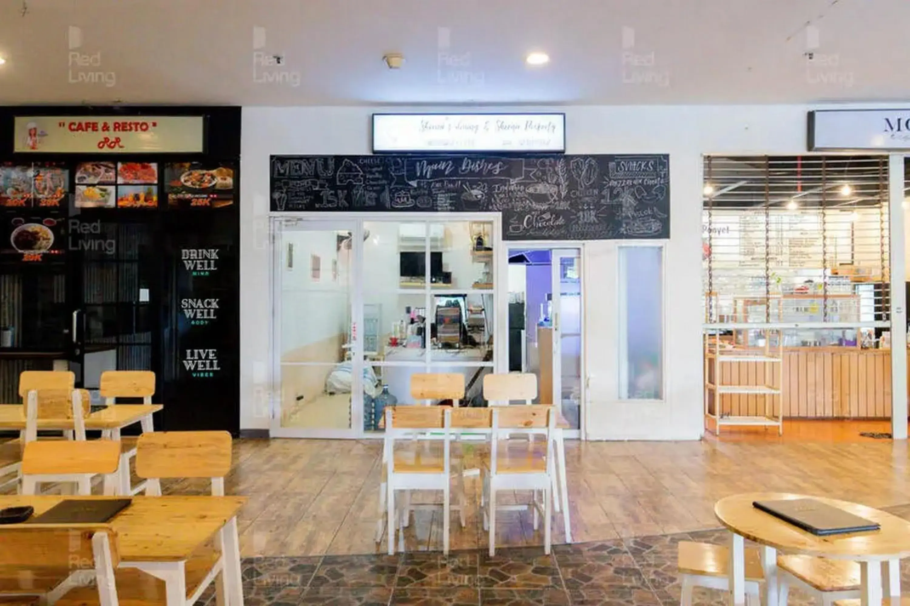 Restaurant/places to eat in RedLiving Apartemen Serpong Green View - Sheena Property Tower B Restaurant/places to eat in RedLiving Apartemen Serpong Green View - Sheena Property Tower B