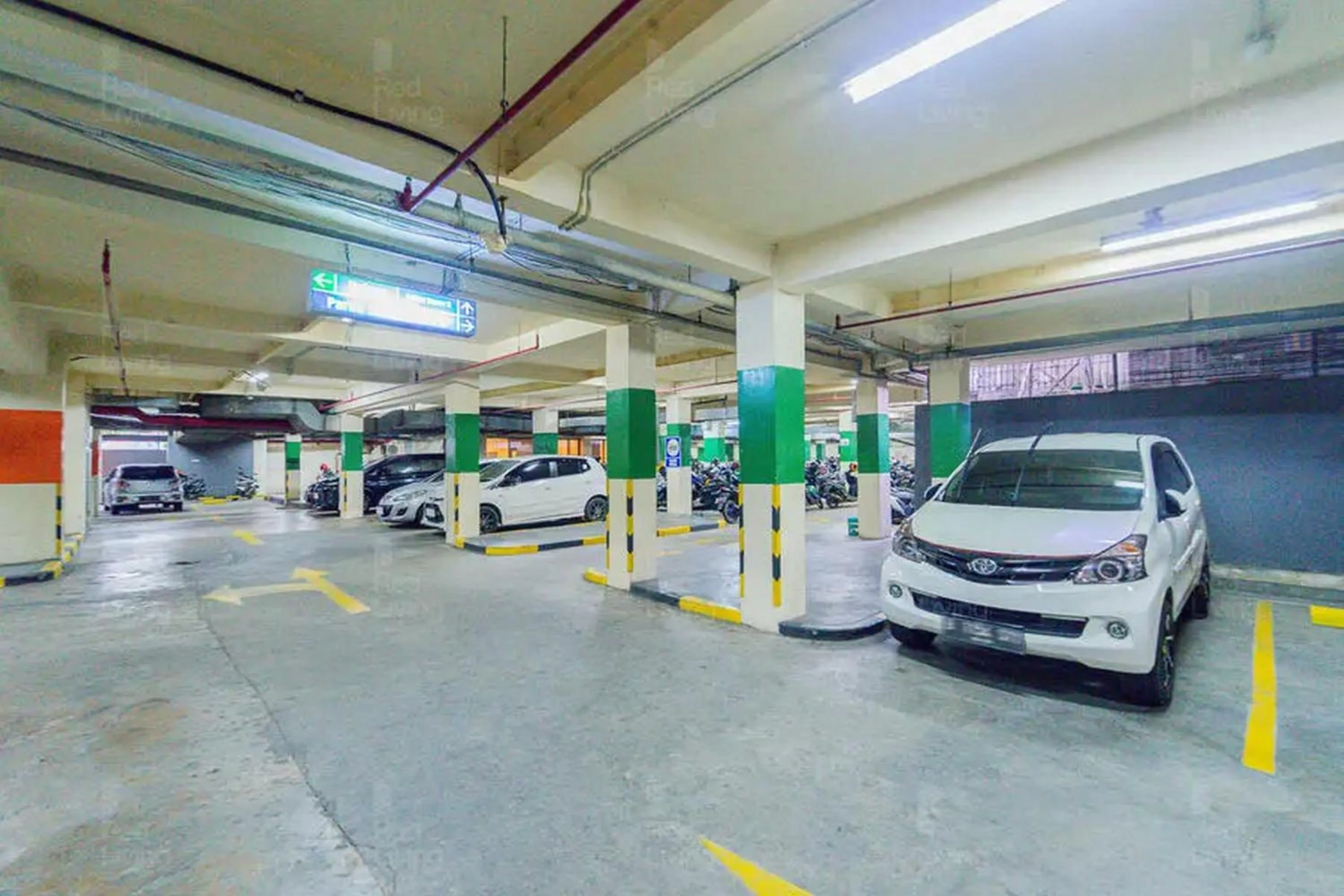 Parking in RedLiving Apartemen Serpong Green View - Sheena Property Tower B