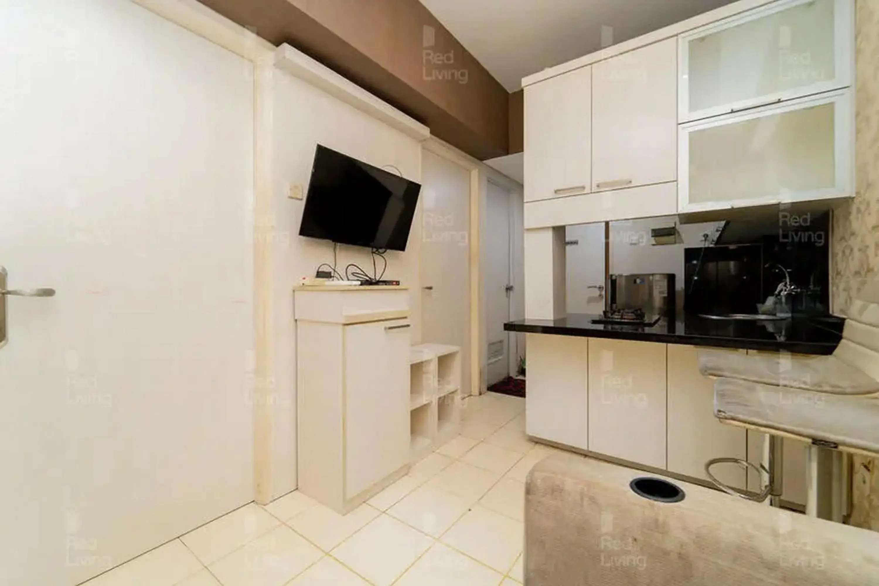 Kitchen or kitchenette in RedLiving Apartemen Serpong Green View - Sheena Property Tower B Kitchen or kitchenette in RedLiving Apartemen Serpong Green View - Sheena Property Tower B