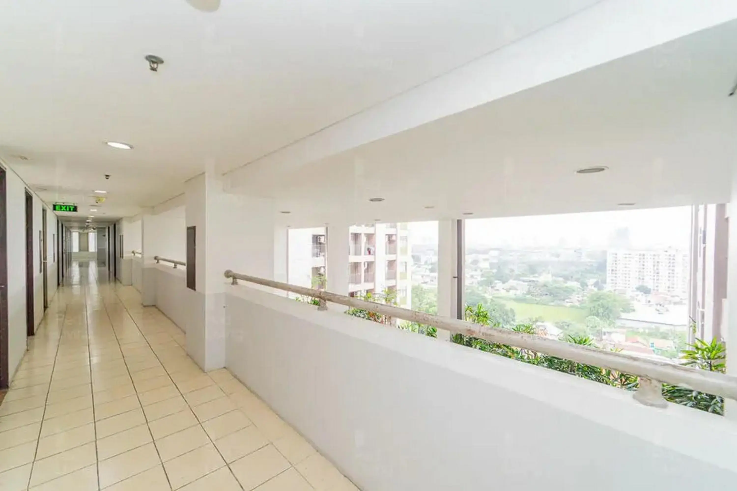 Balcony/Terrace in RedLiving Apartemen Serpong Green View - Sheena Property Tower B Balcony/Terrace in RedLiving Apartemen Serpong Green View - Sheena Property Tower B