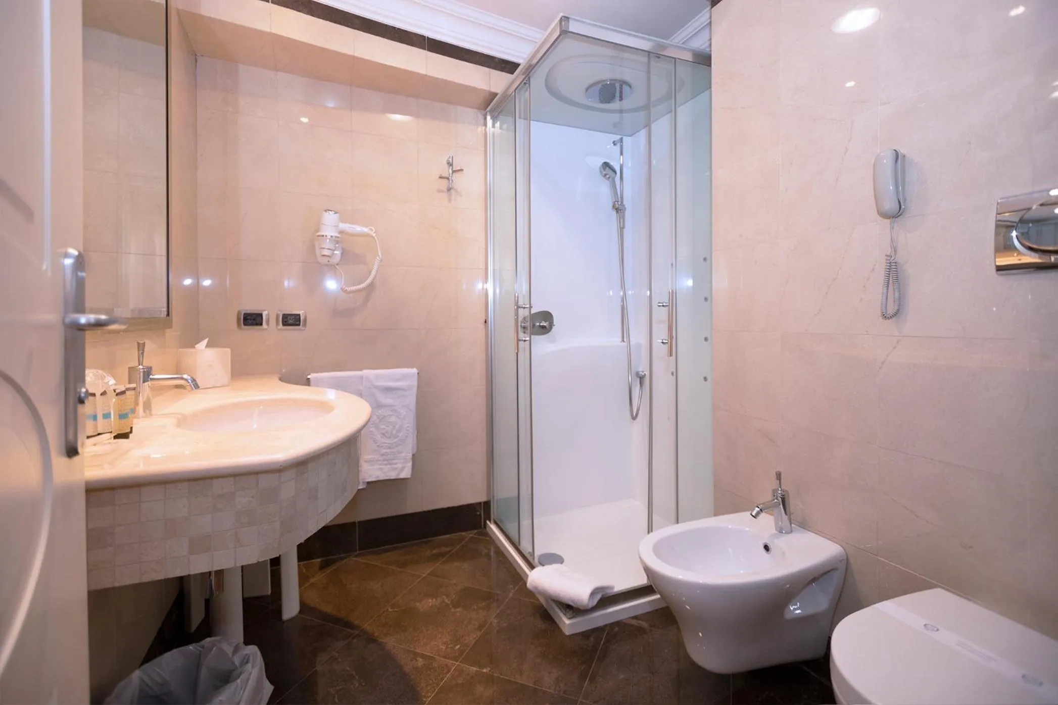 Bathroom in Hotel Regina Margherita