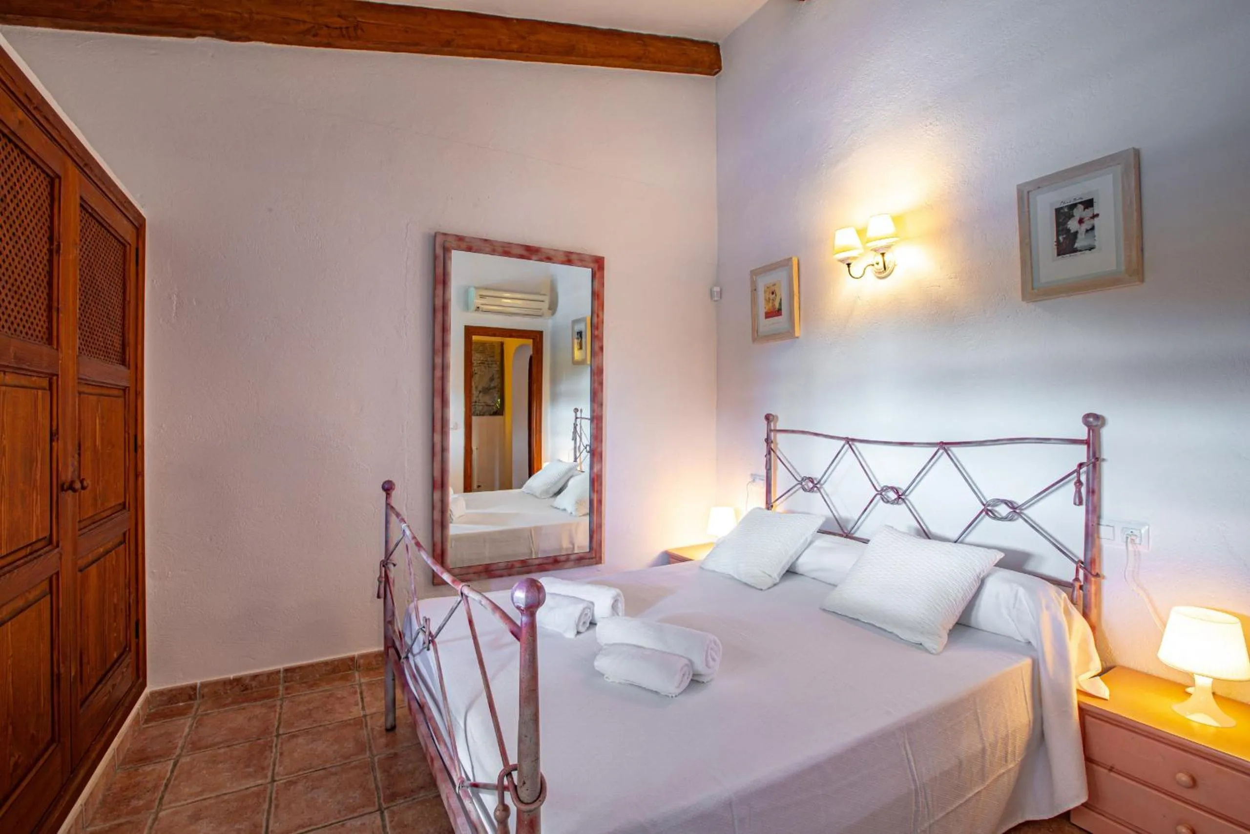 Bed in Joana