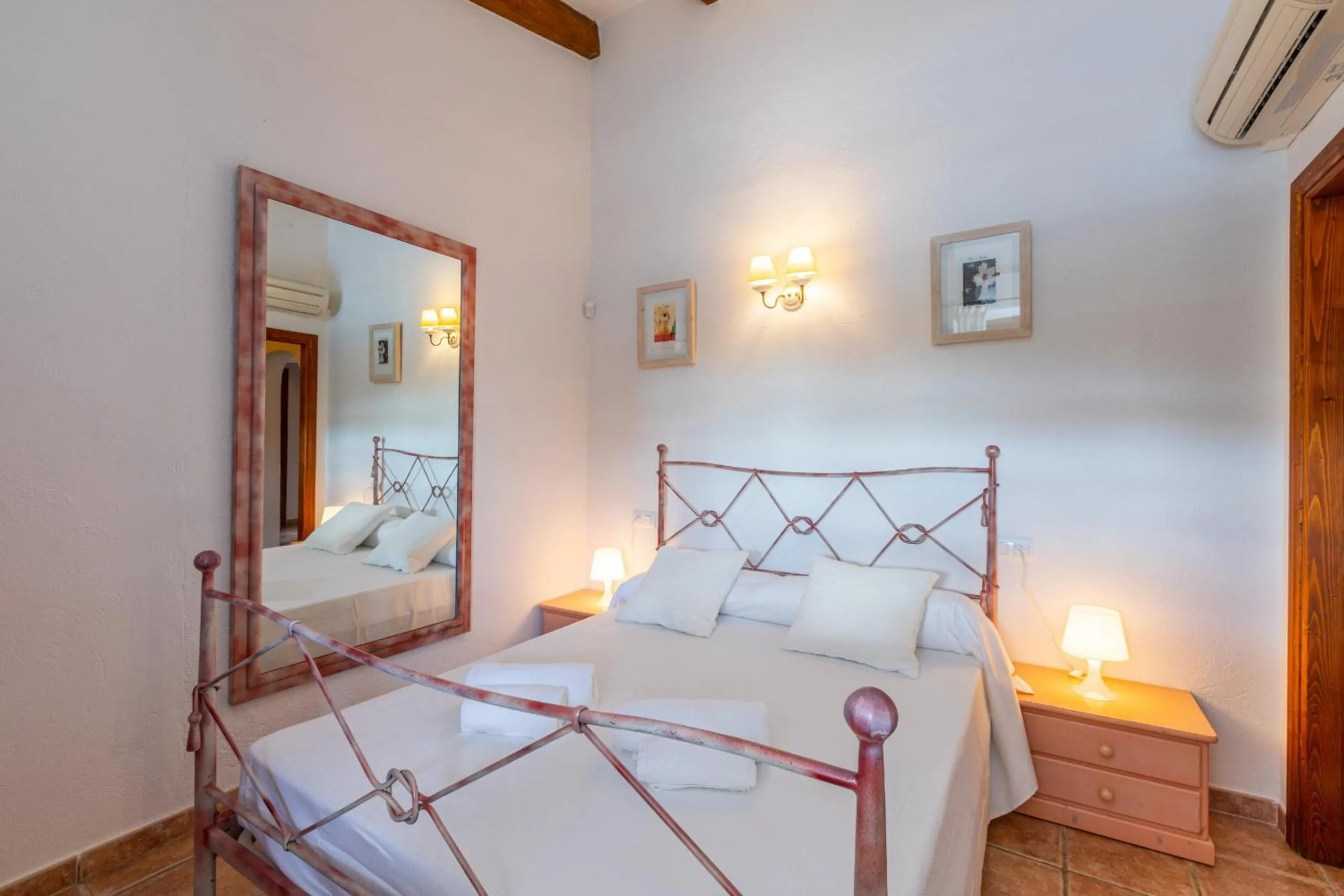 Bed in Joana