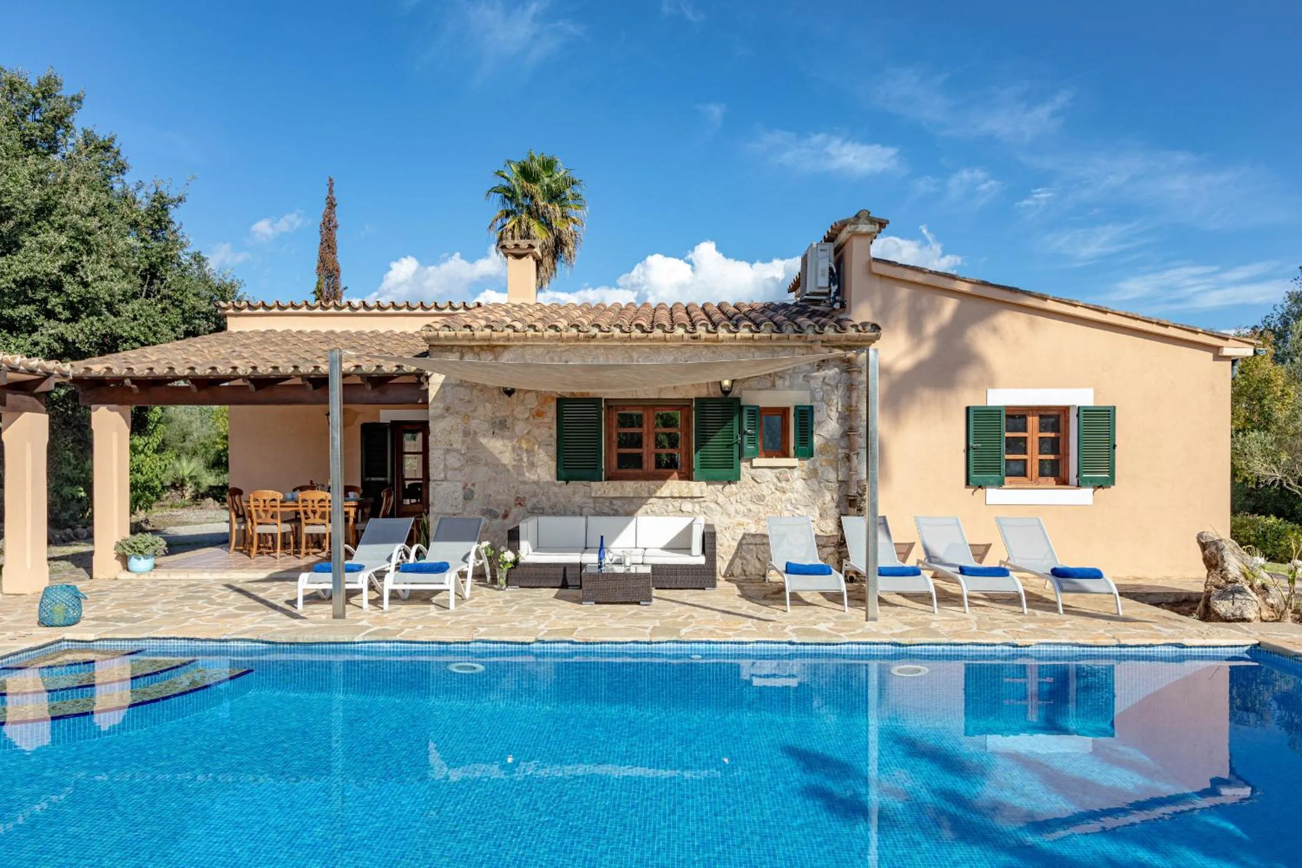 Swimming pool in Joana