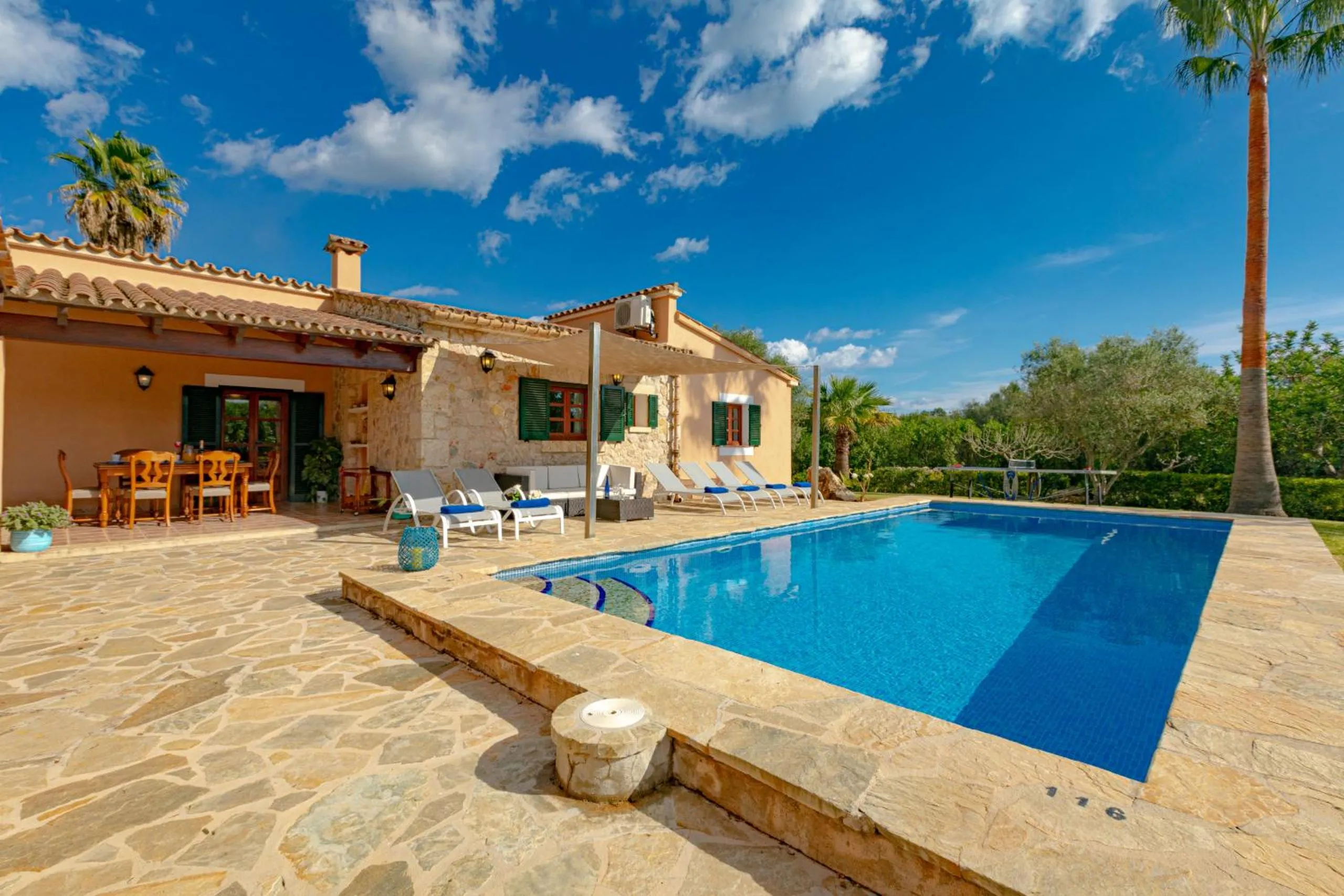Swimming pool in Joana