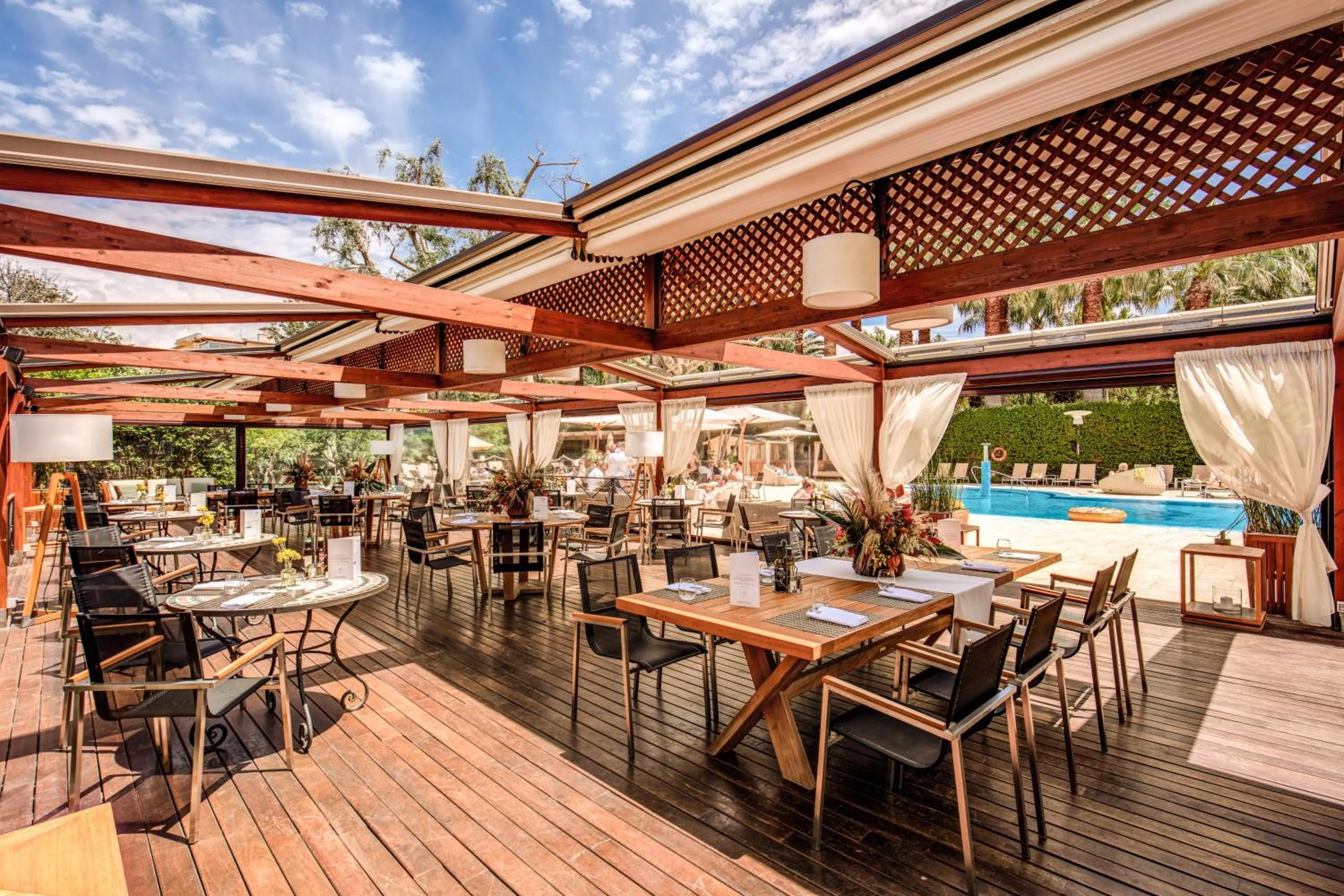Swimming pool in Hotel Mediterraneo