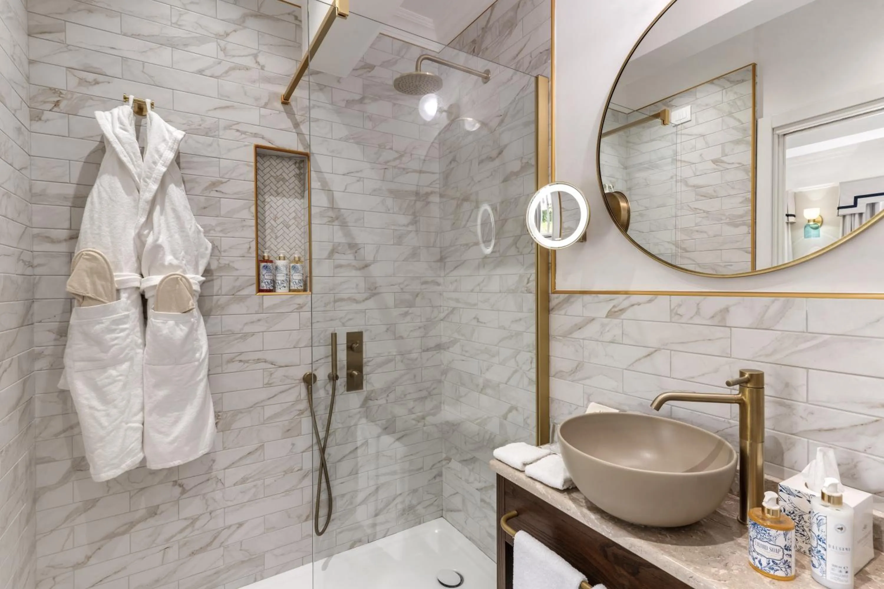 Bathroom in Hotel Mediterraneo