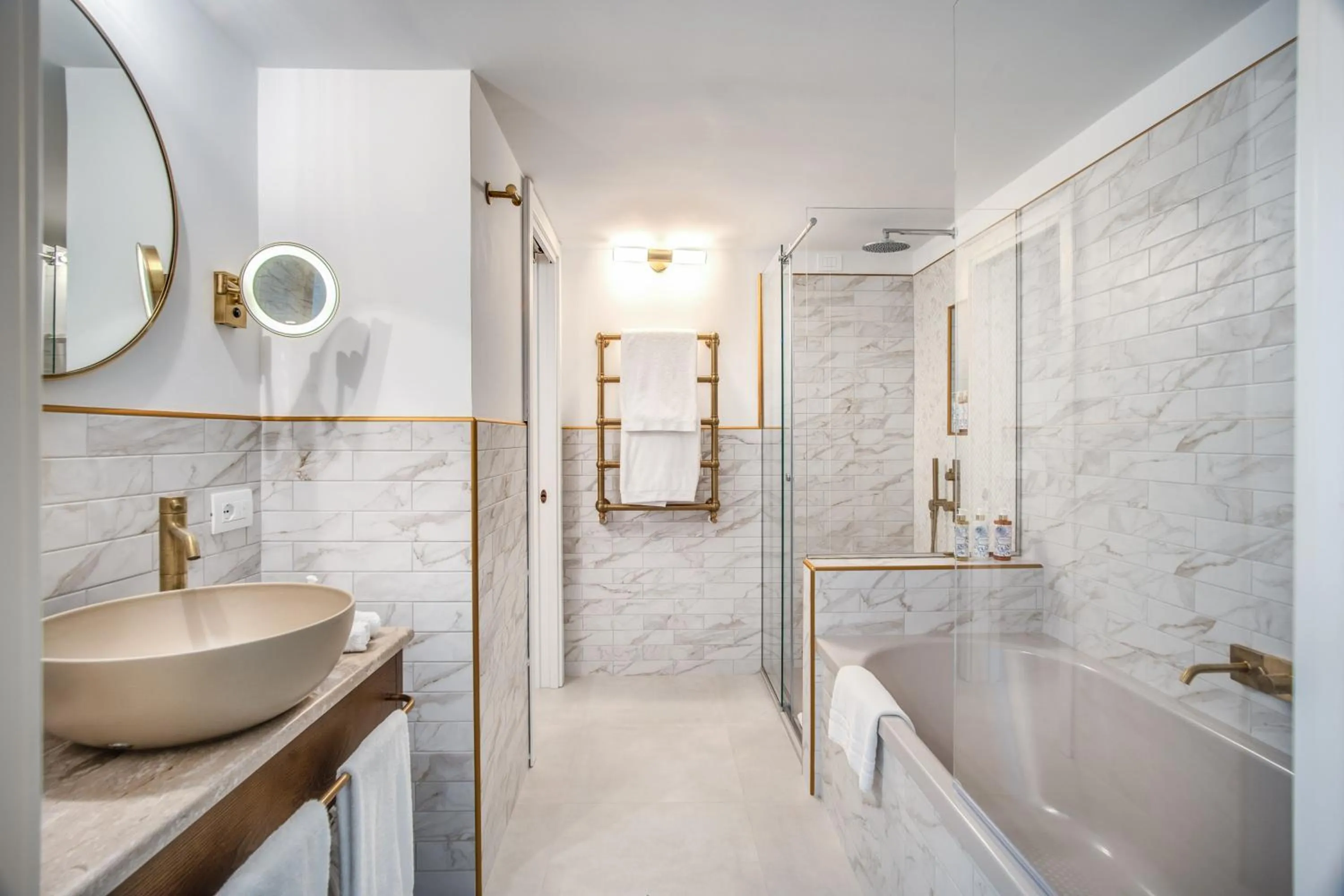 Bathroom in Hotel Mediterraneo