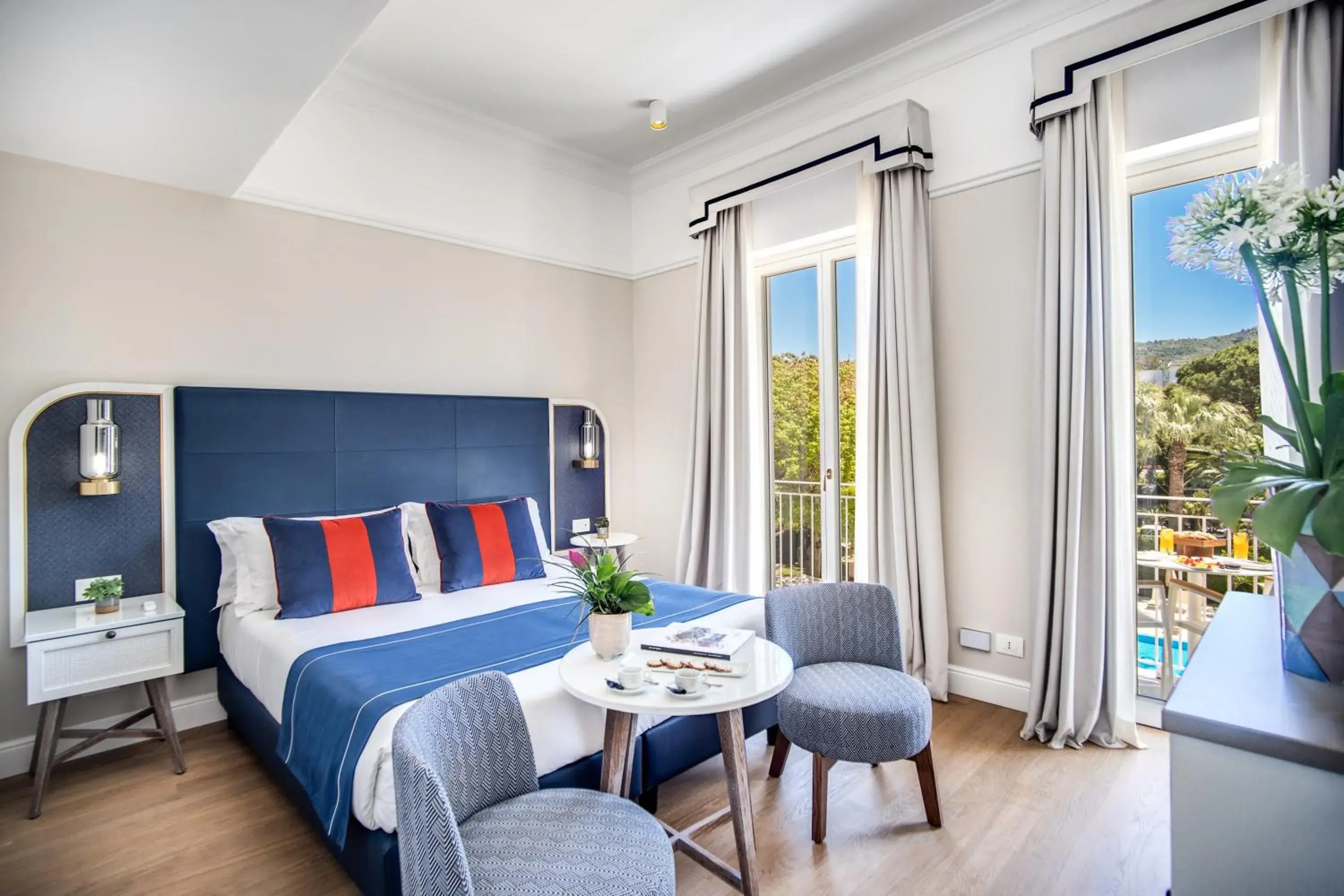 Superior Double or Twin Room with Garden View in Hotel Mediterraneo Superior Double or Twin Room with Garden View in Hotel Mediterraneo