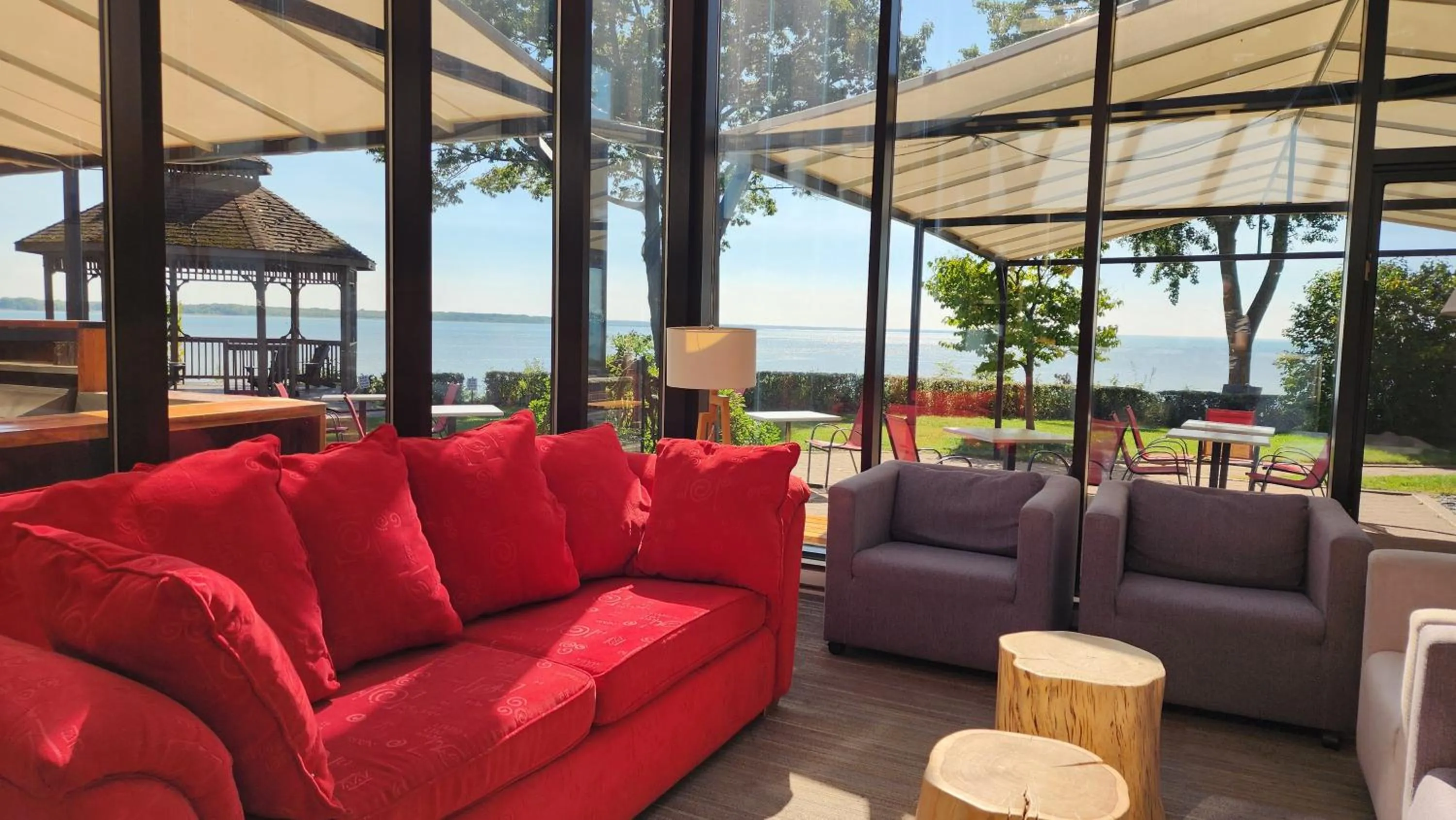 Property building in L'Auberge Du Lac St-Pierre