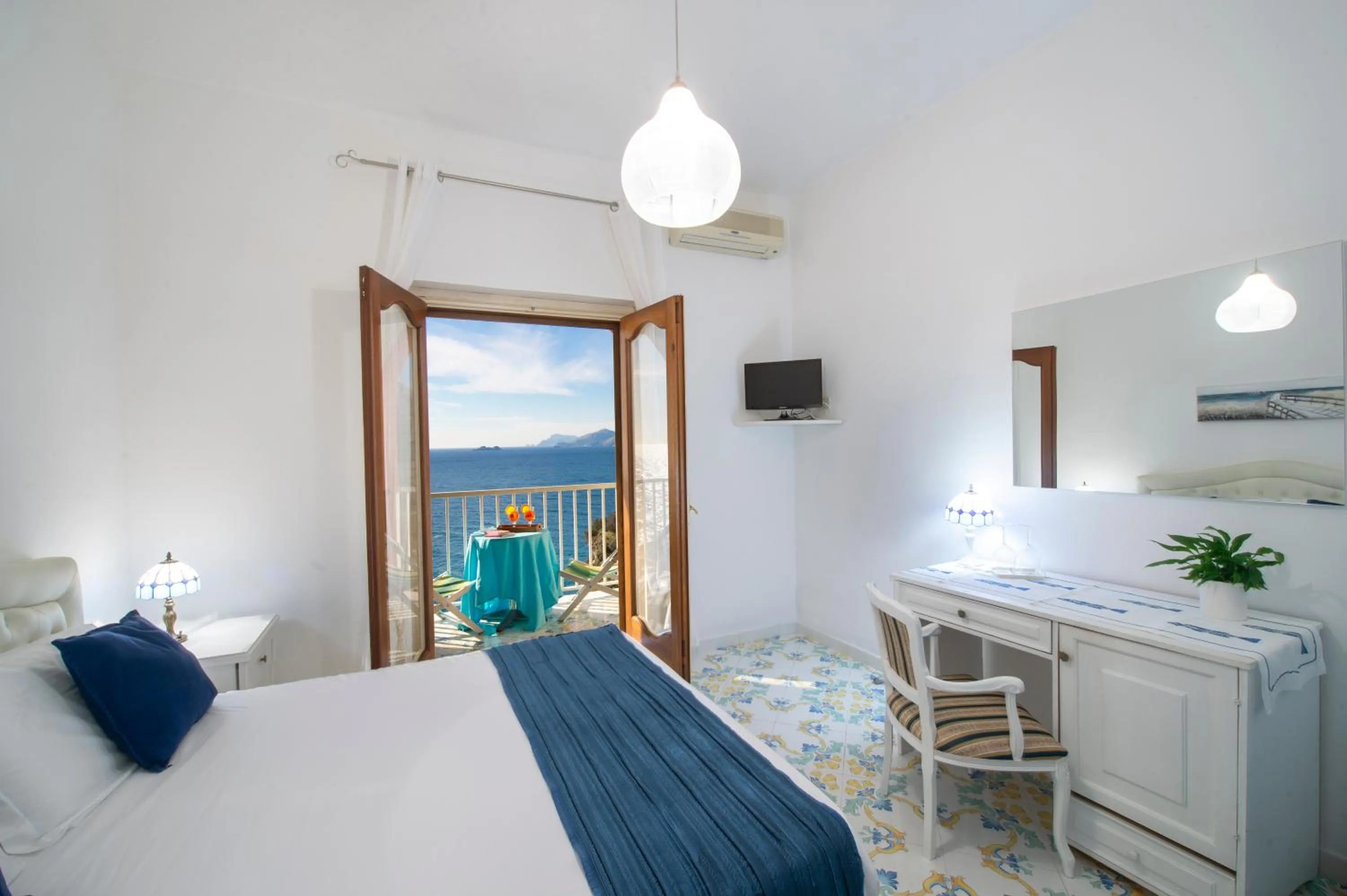 Photo of the whole room, Bed in Hotel Villa Bellavista