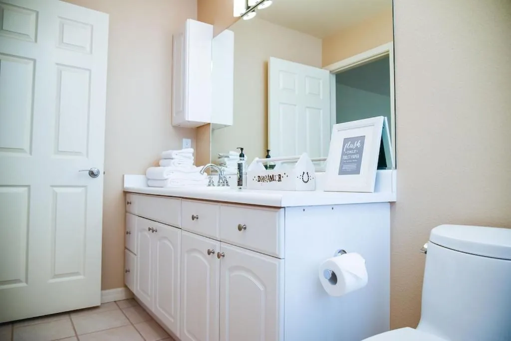Shower in Sierra Ranch - A Yosemite Retreat