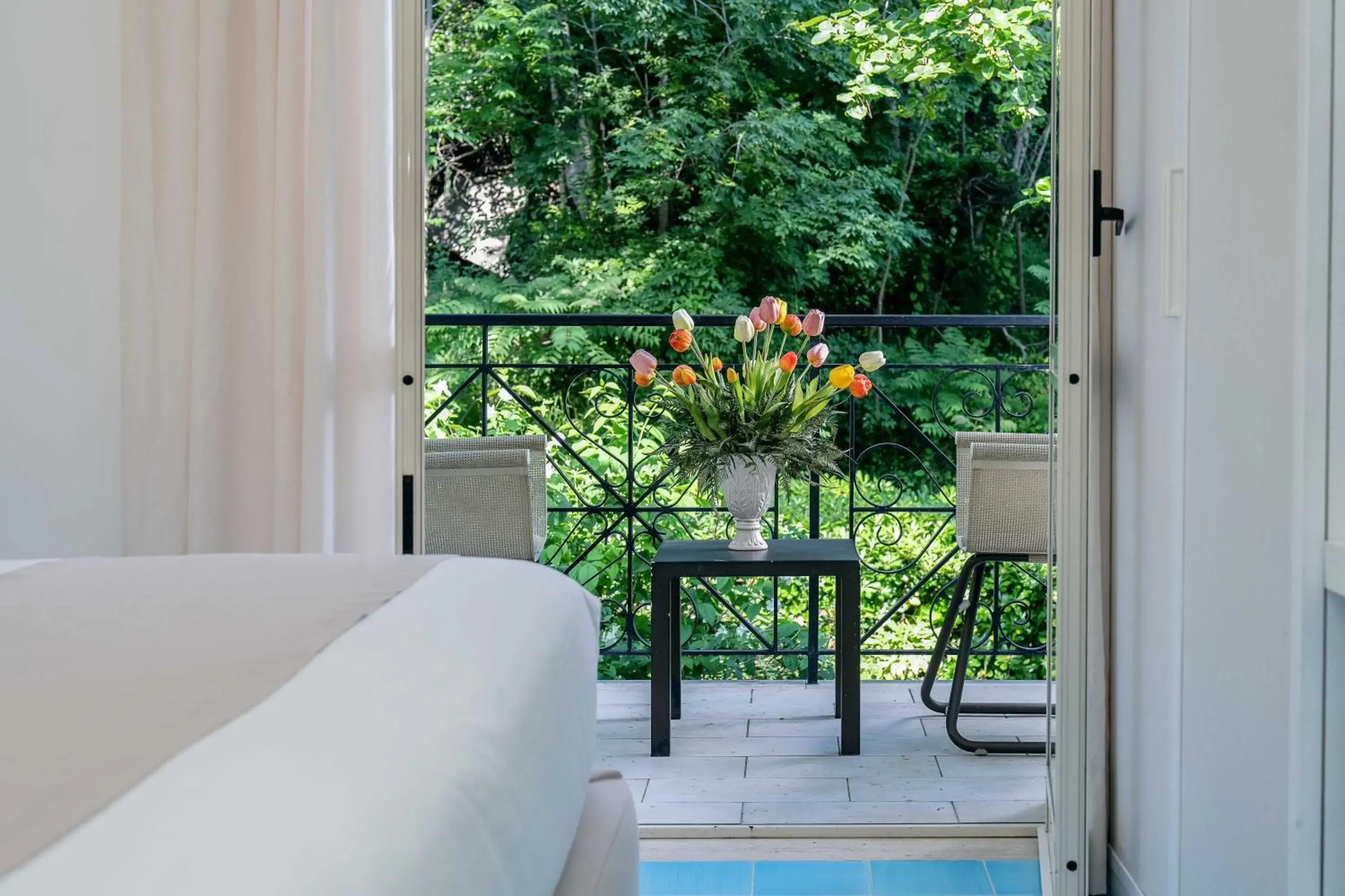 View (from property/room), Bed in Hotel Le Axidie View (from property/room), Bed in Hotel Le Axidie