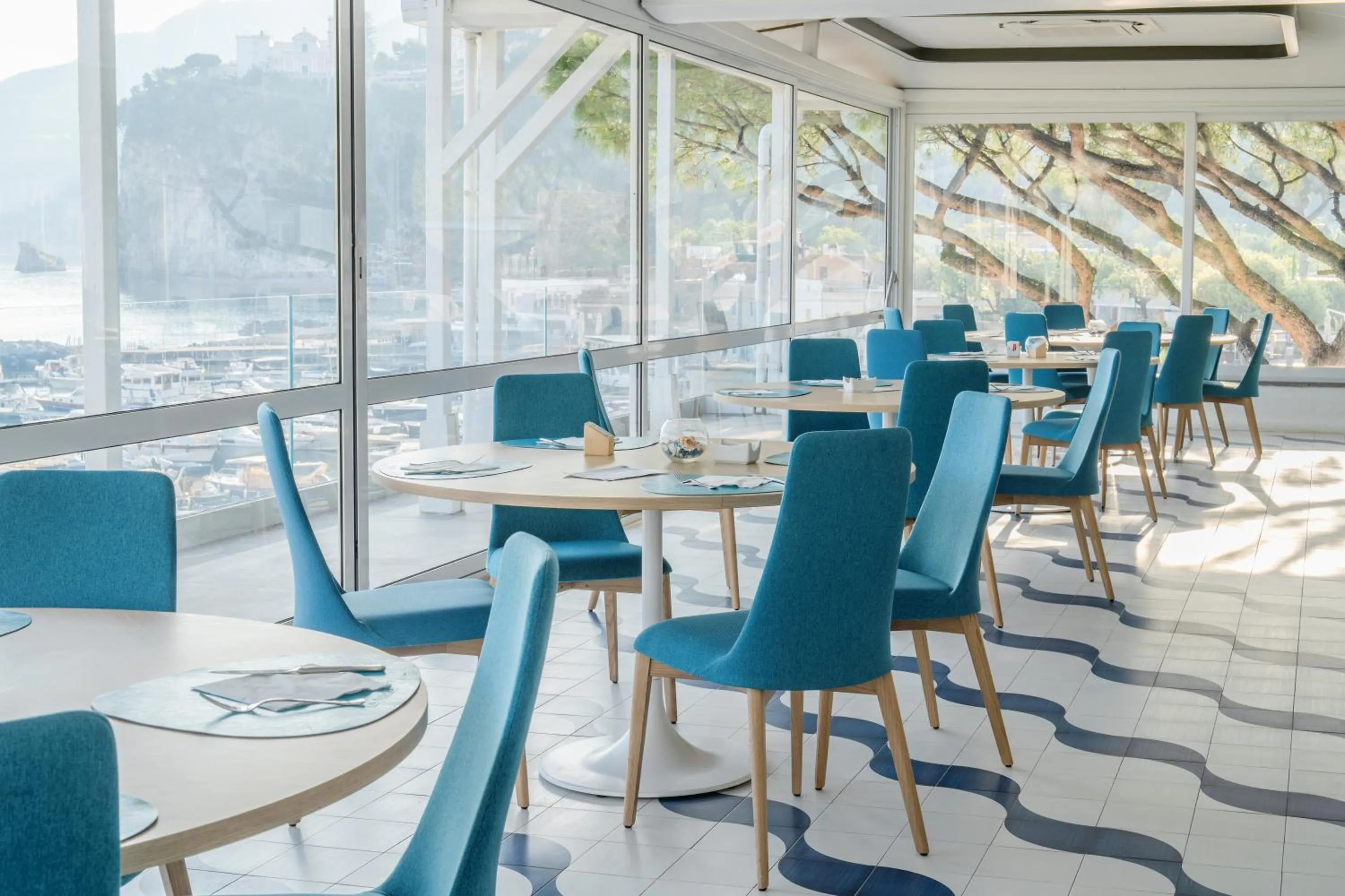 Breakfast in Hotel Le Axidie