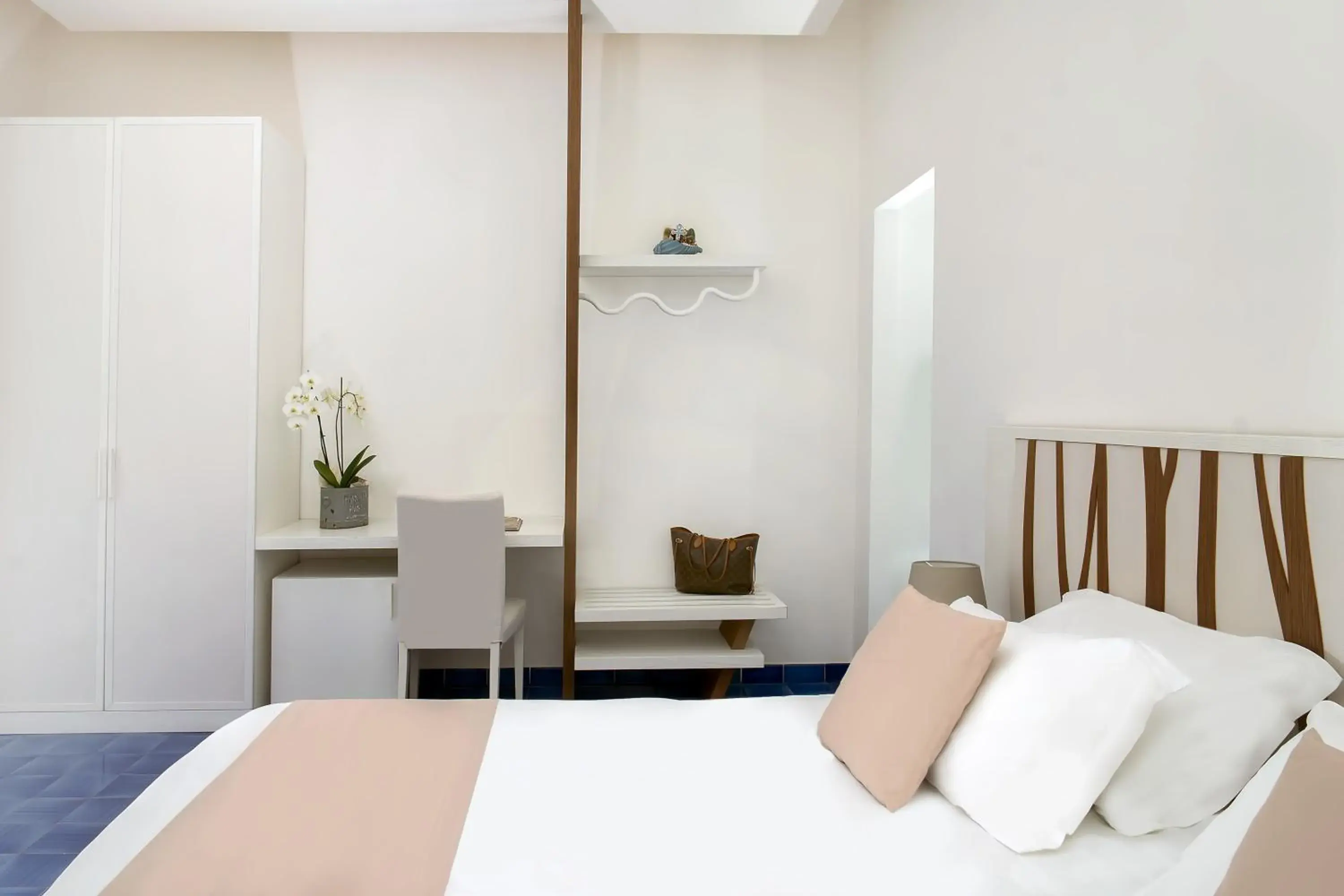 Photo of the whole room, Bed in Hotel Le Axidie Photo of the whole room, Bed in Hotel Le Axidie