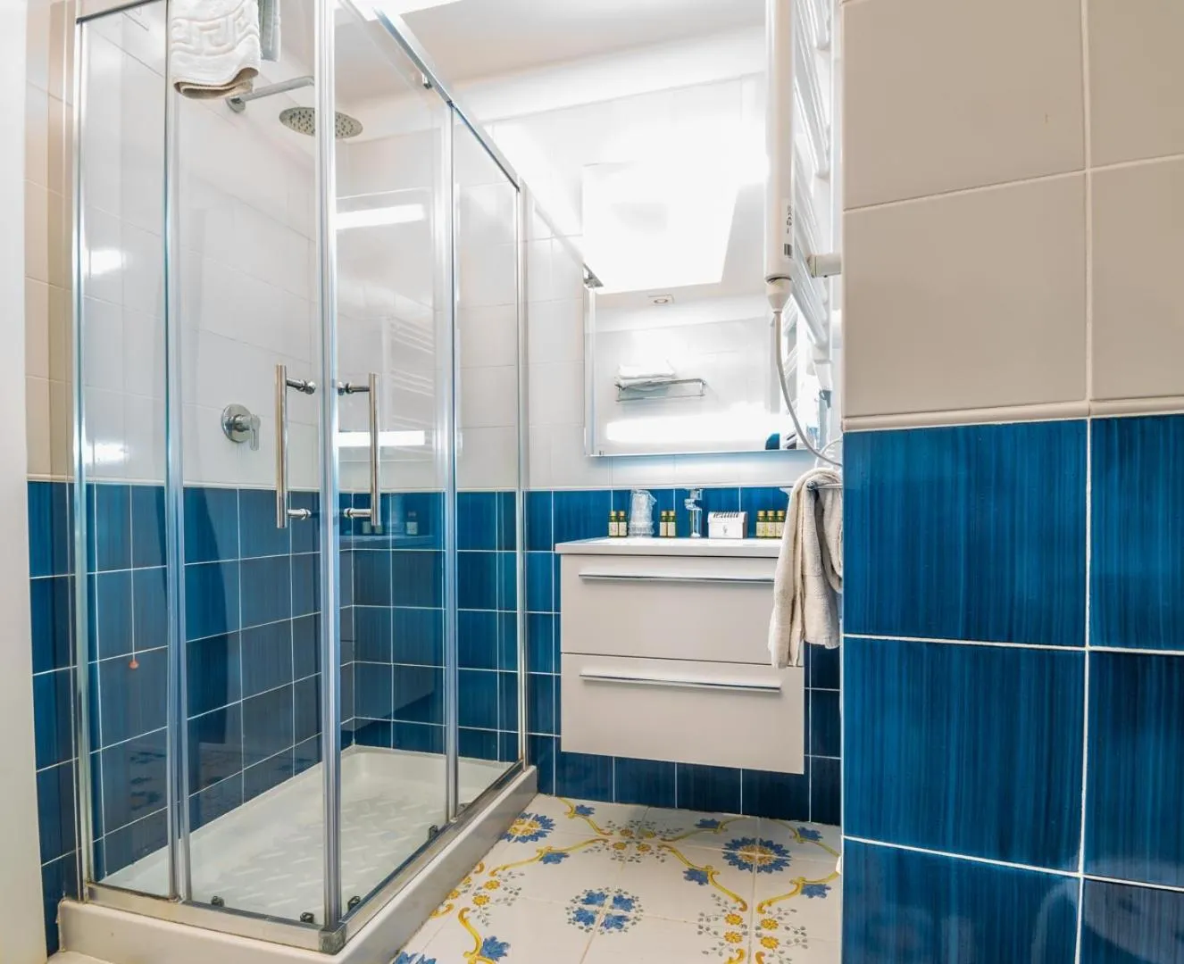 Bathroom in Hotel Le Axidie