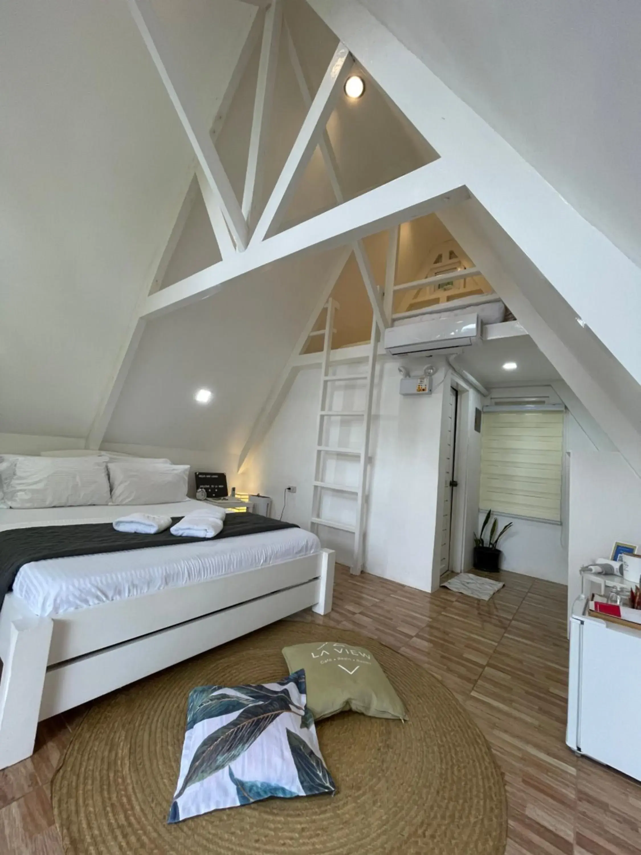 Restaurant/places to eat, Bed in La View Mountain Resort Restaurant/places to eat, Bed in La View Mountain Resort
