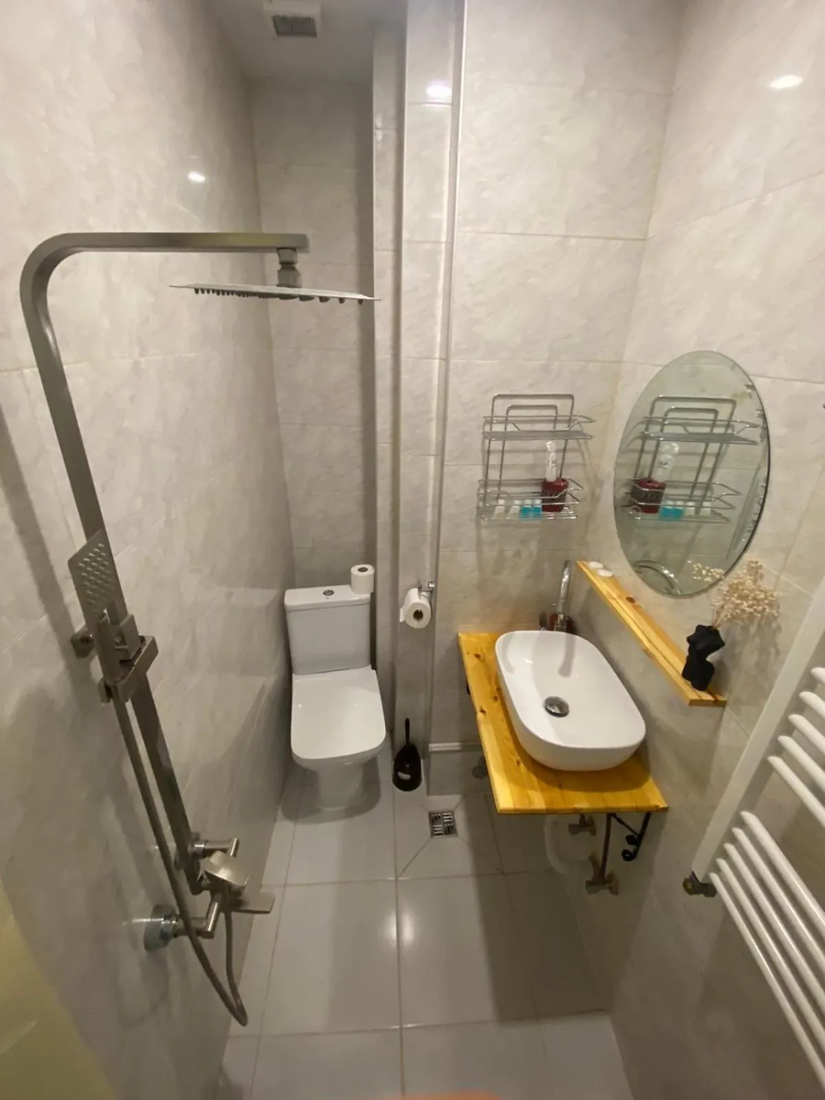 Shower in Mood Hotel Kazbegi
