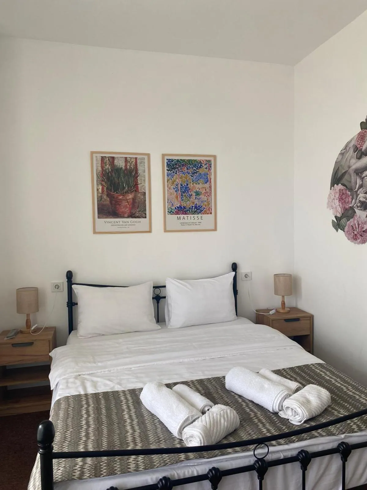 Bed in Mood Hotel Kazbegi