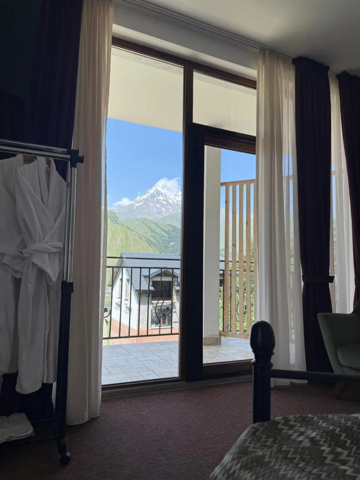 Bed in Mood Hotel Kazbegi