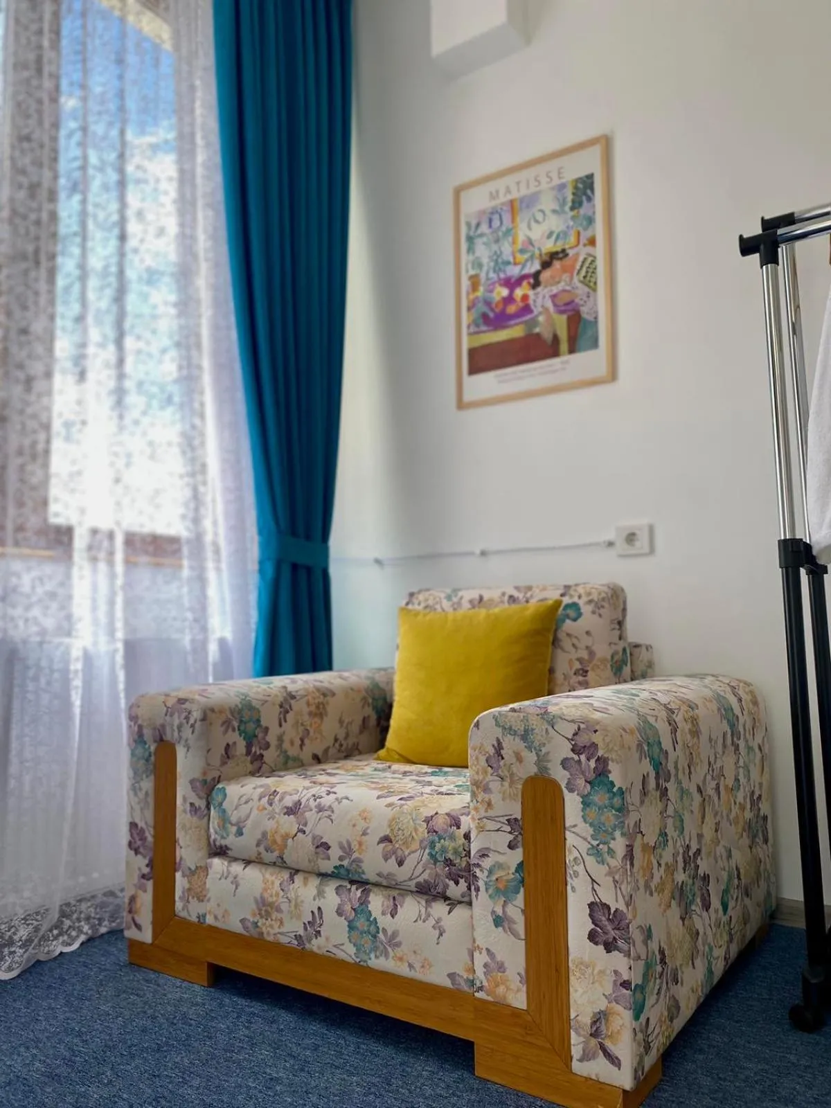 Seating area in Mood Hotel Kazbegi