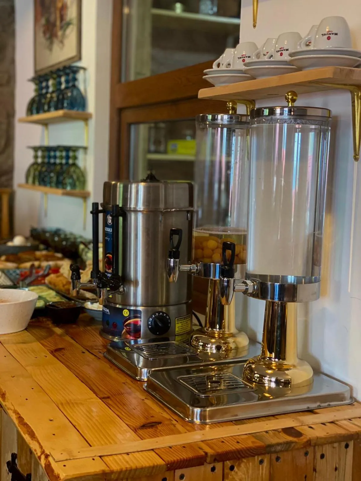 Coffee/tea facilities in Mood Hotel Kazbegi