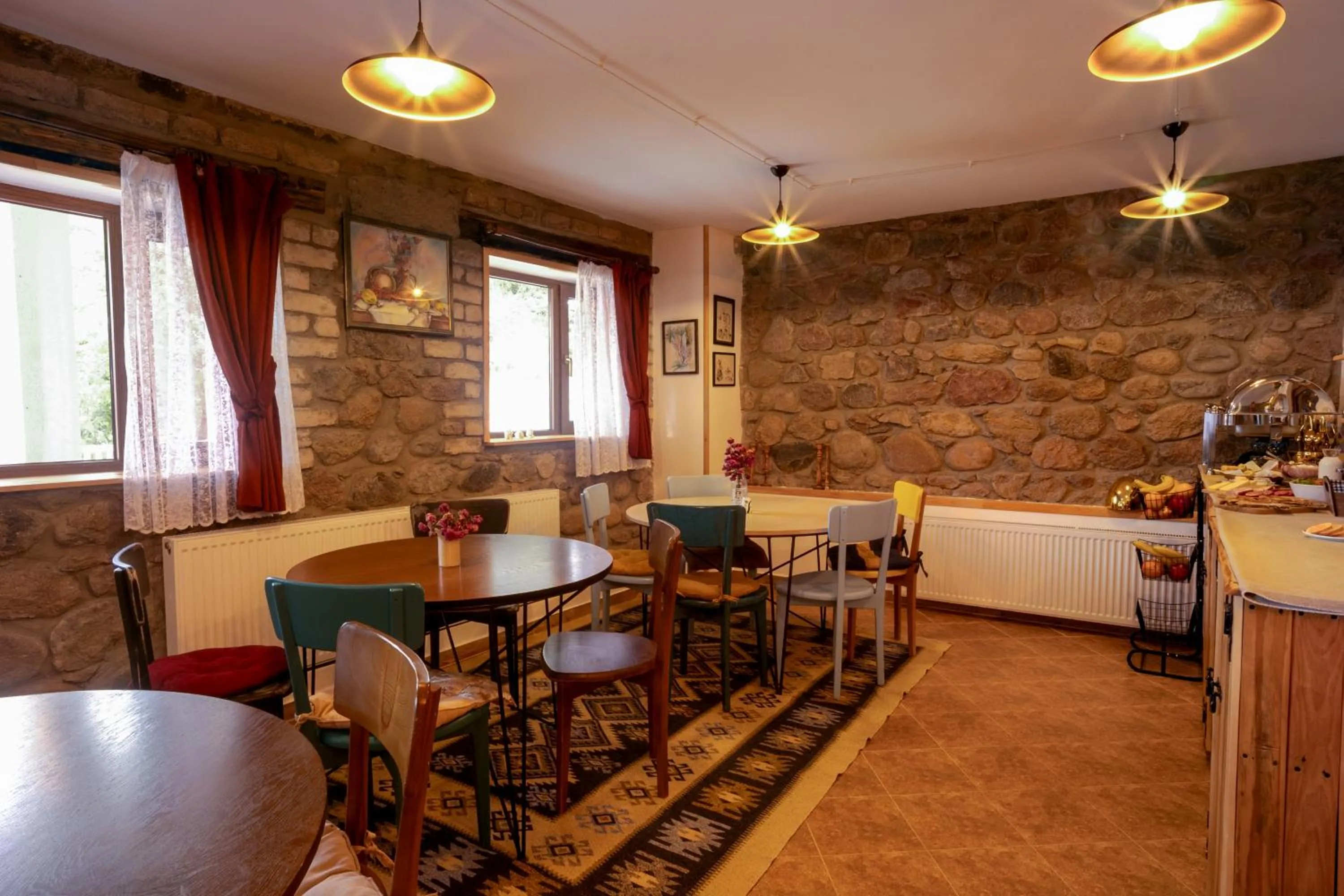 Restaurant/places to eat in Mood Hotel Kazbegi